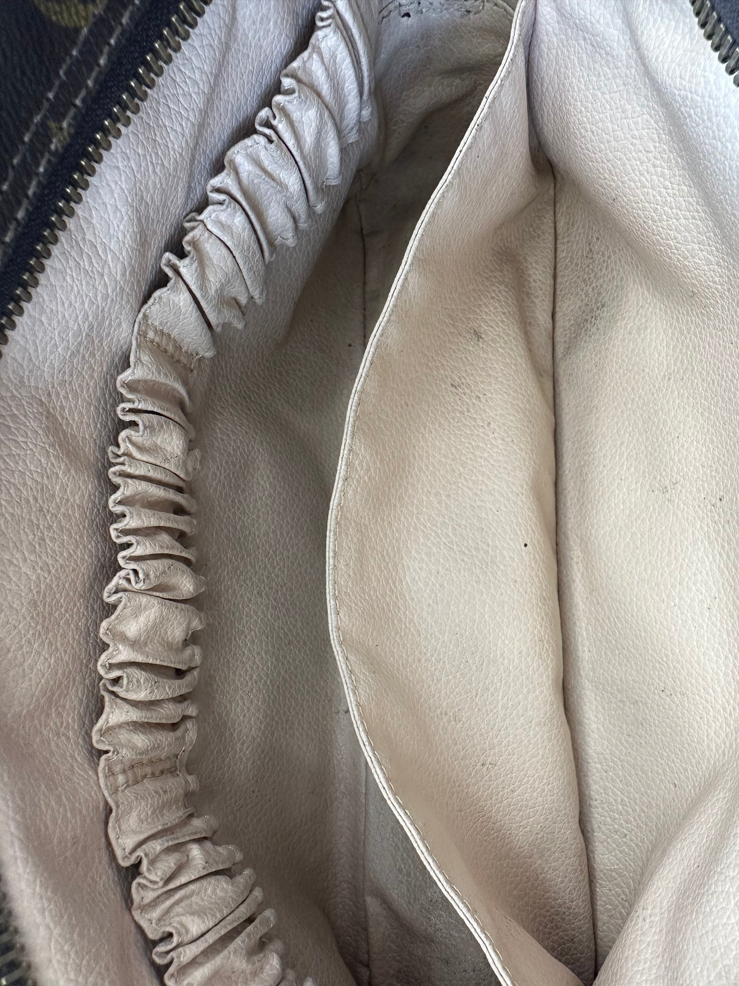 Louis Vuitton Trousse Toilette 28