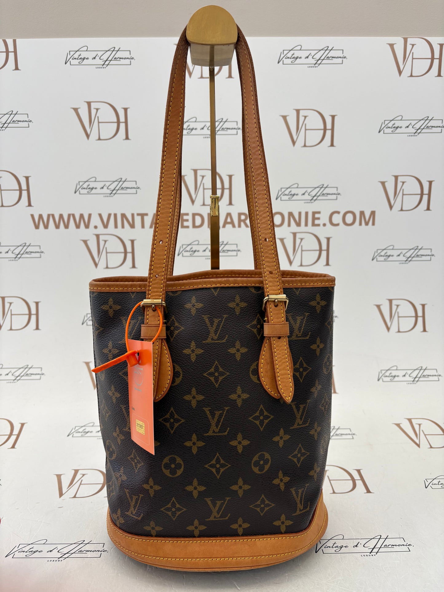 017657 - Louis Vuitton Bucket PM
