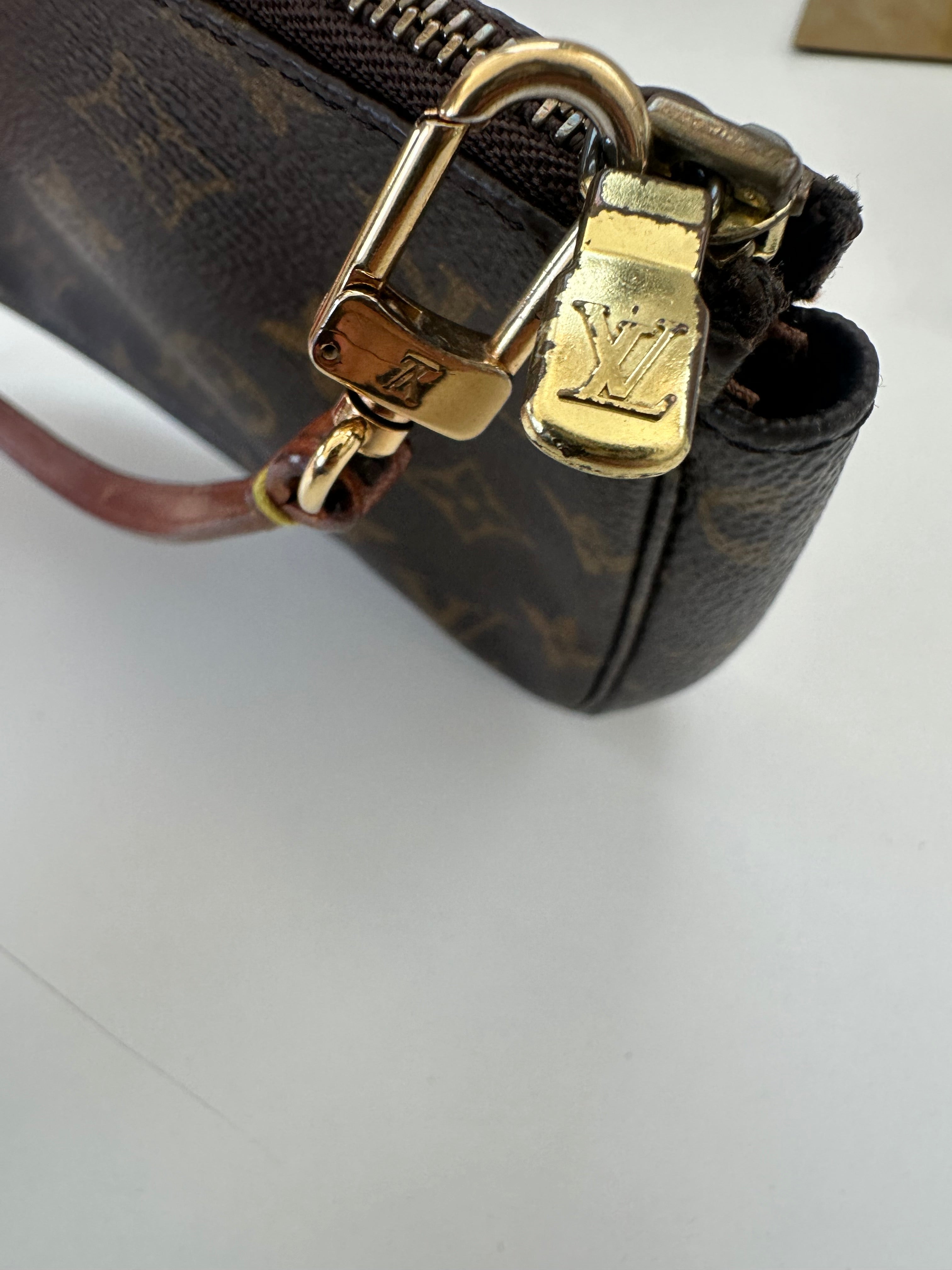 Louis Vuitton Pochette