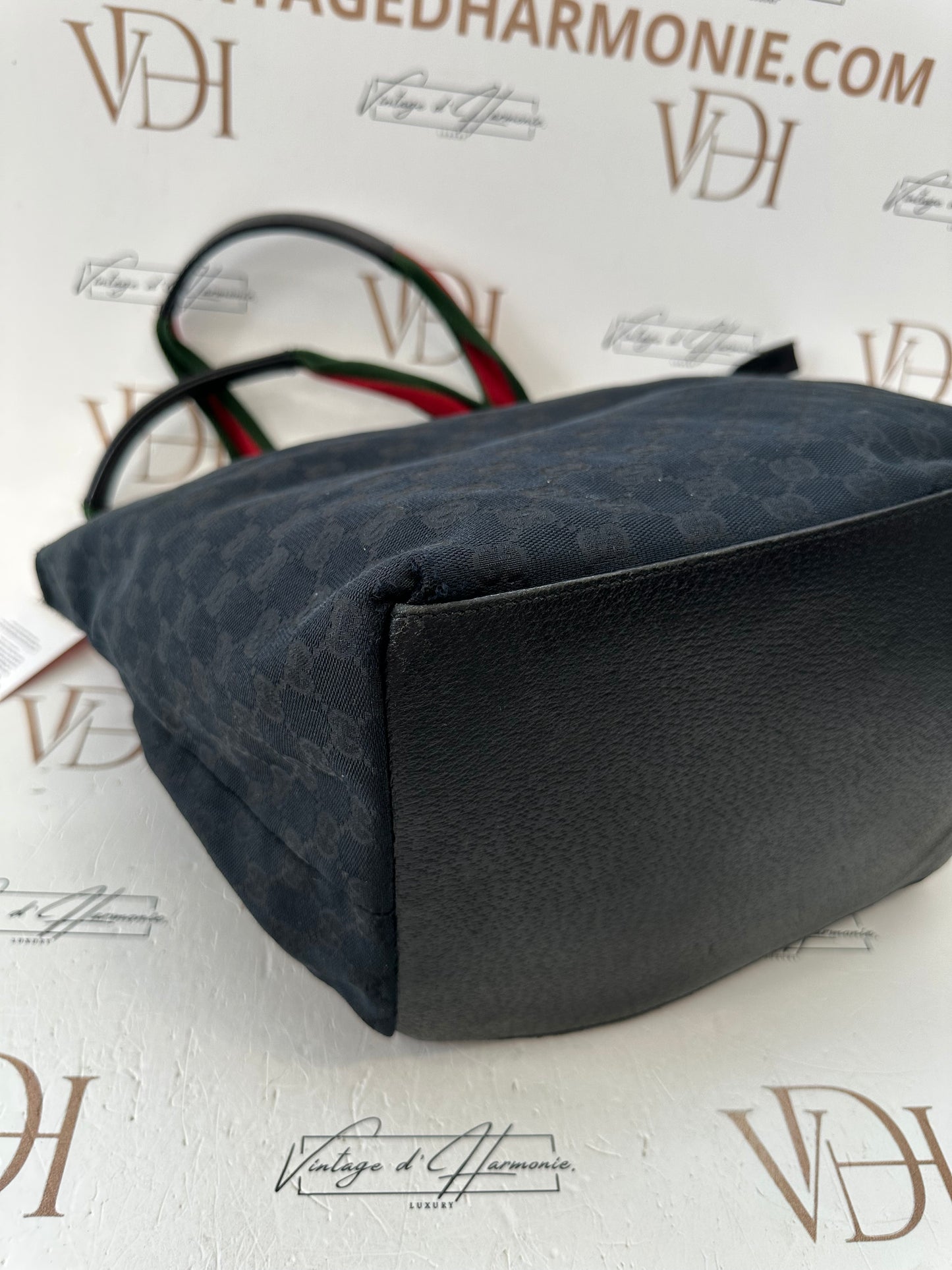 018083 - Gucci Black Canvas