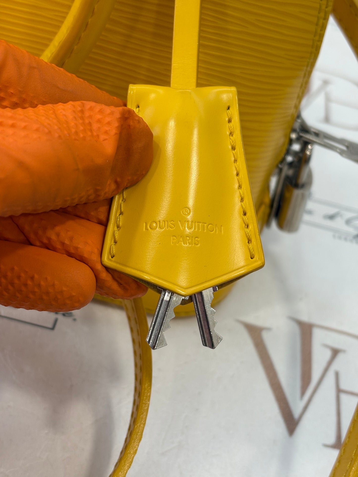 383692 - Louis Vuitton Alma BB Epi Yellow