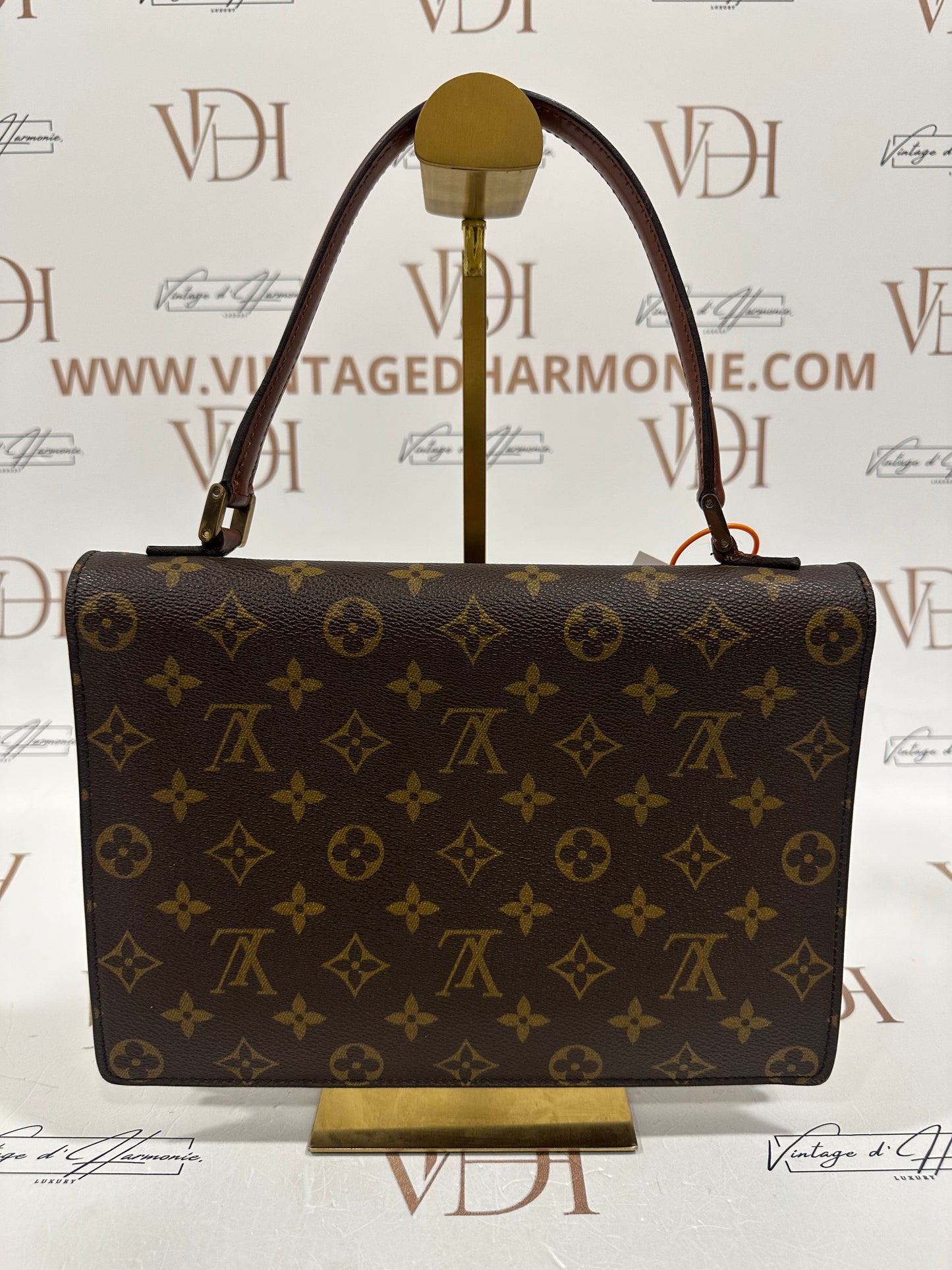 016872 - Louis Vuitton Concorde