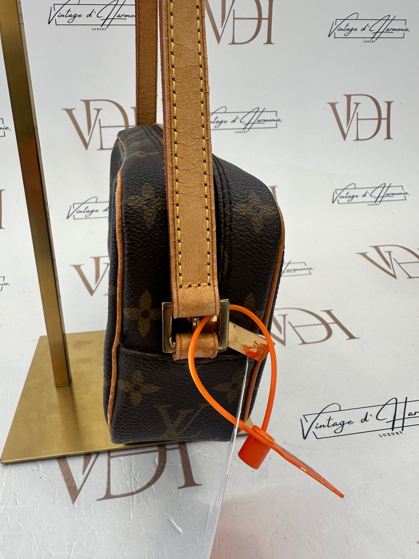 017763 - Louis Vuitton Pochette Cite