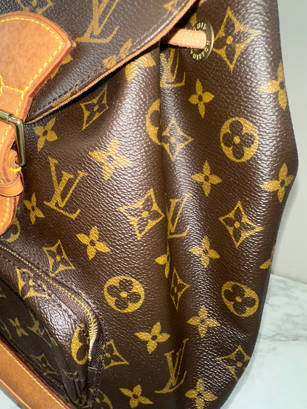 Louis Vuitton Montsouris mm