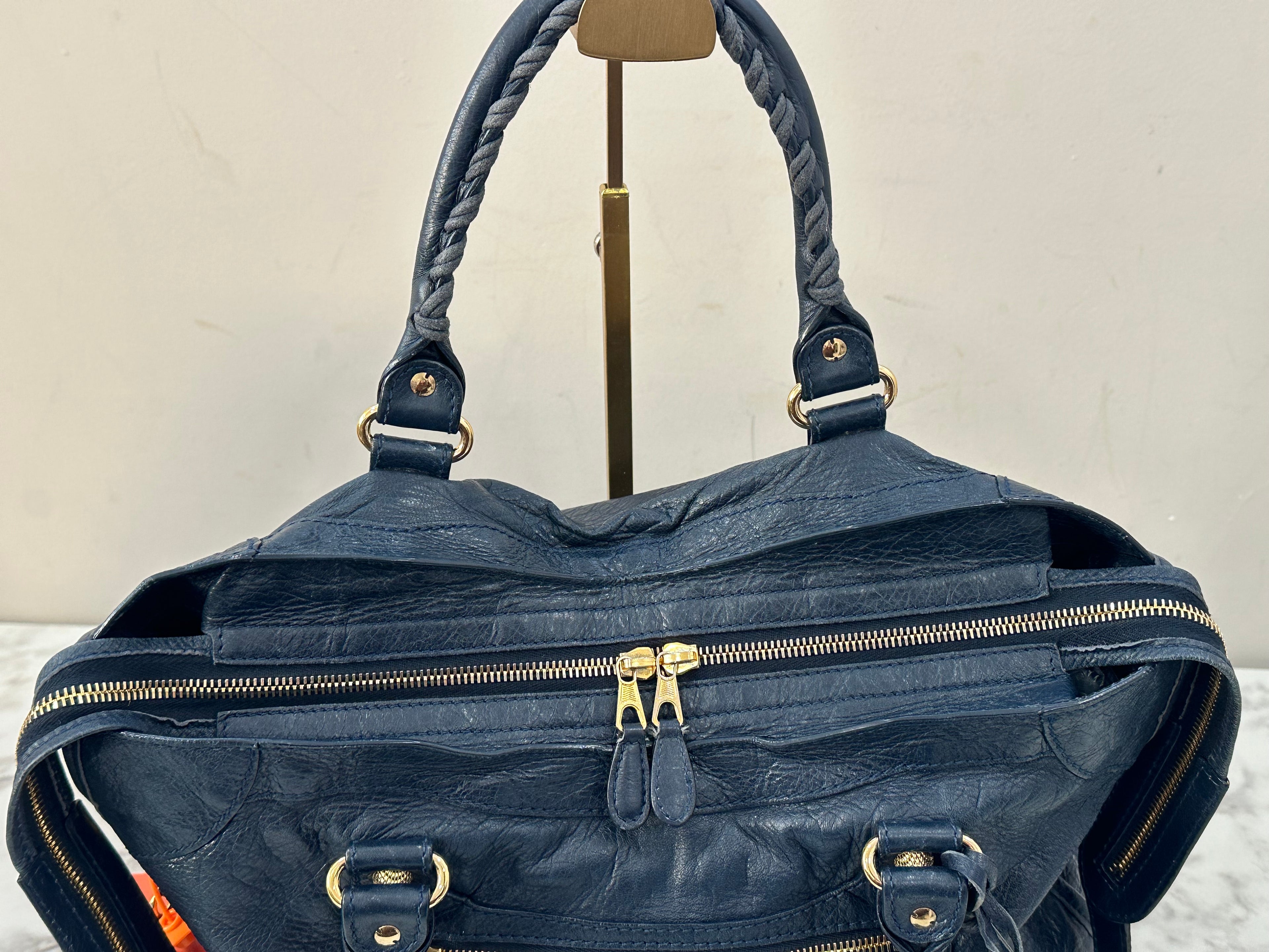 Balenciaga Giant City