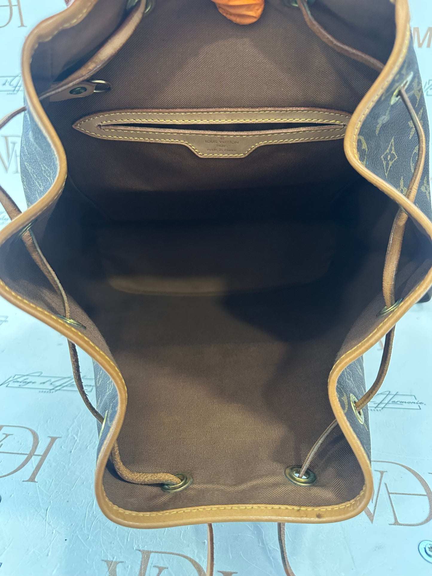016954 - Louis Vuitton Montsouris GM