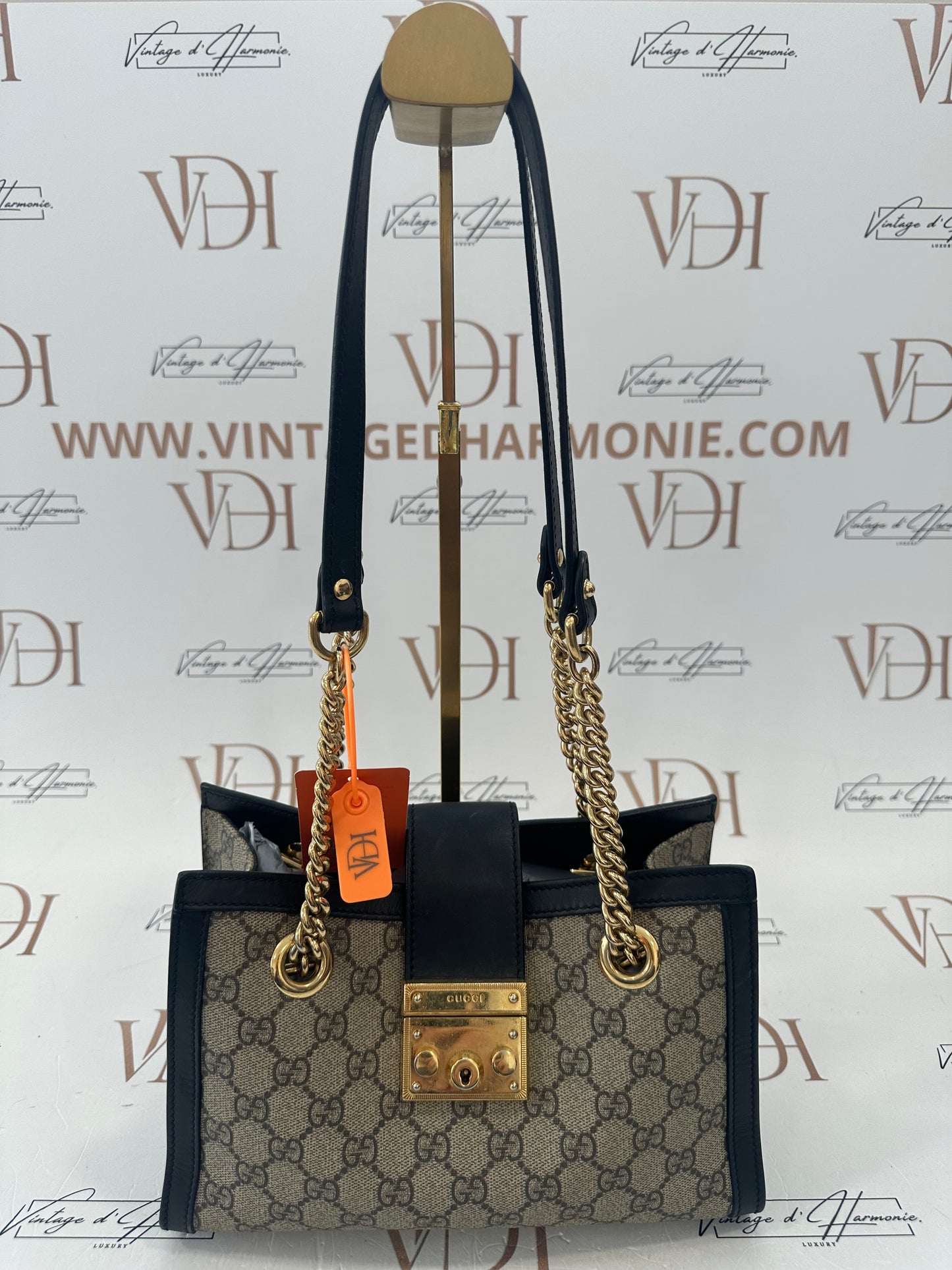 382218 - Gucci Padlock