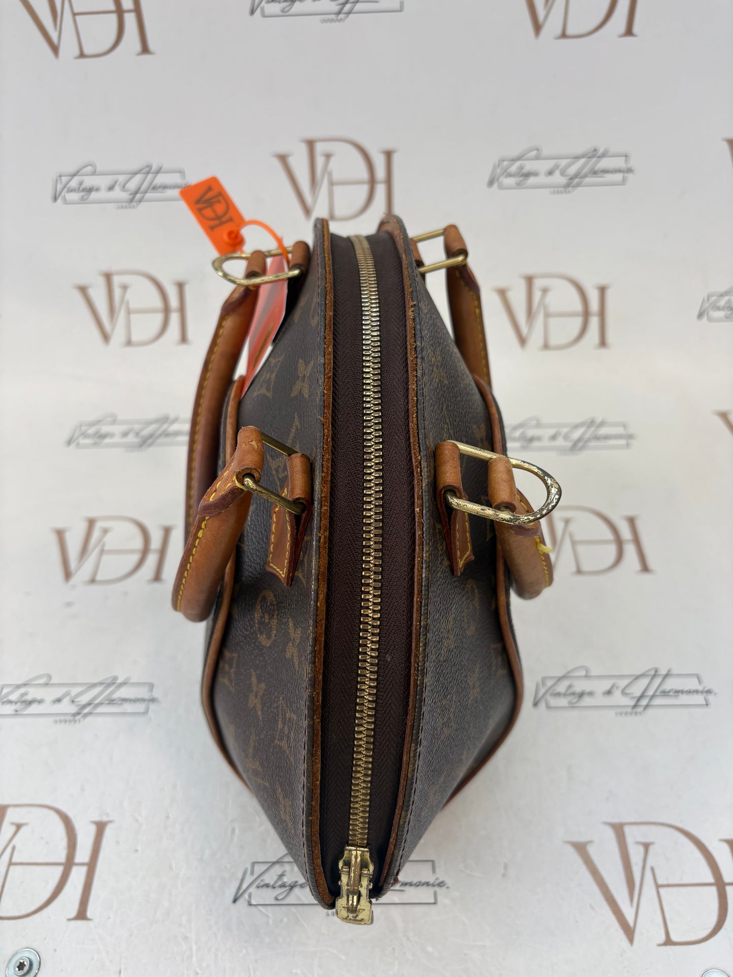 018610 - Louis Vuitton Ellipse PM
