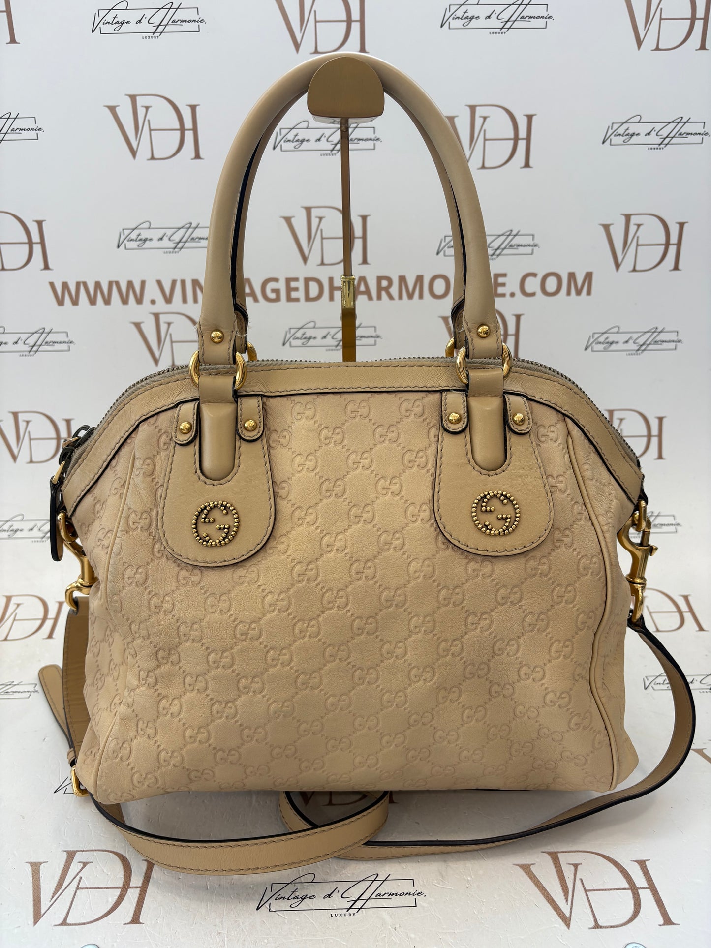 201441 - Gucci Beige
