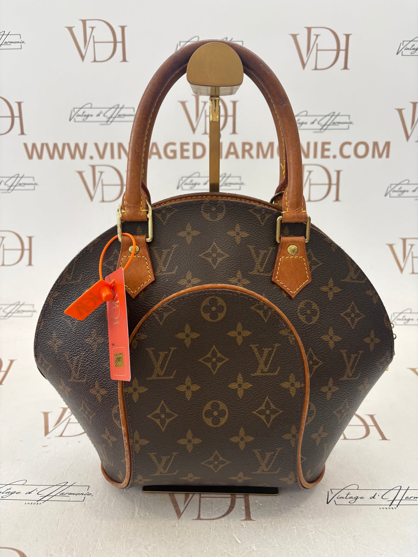 018610 - Louis Vuitton Ellipse PM