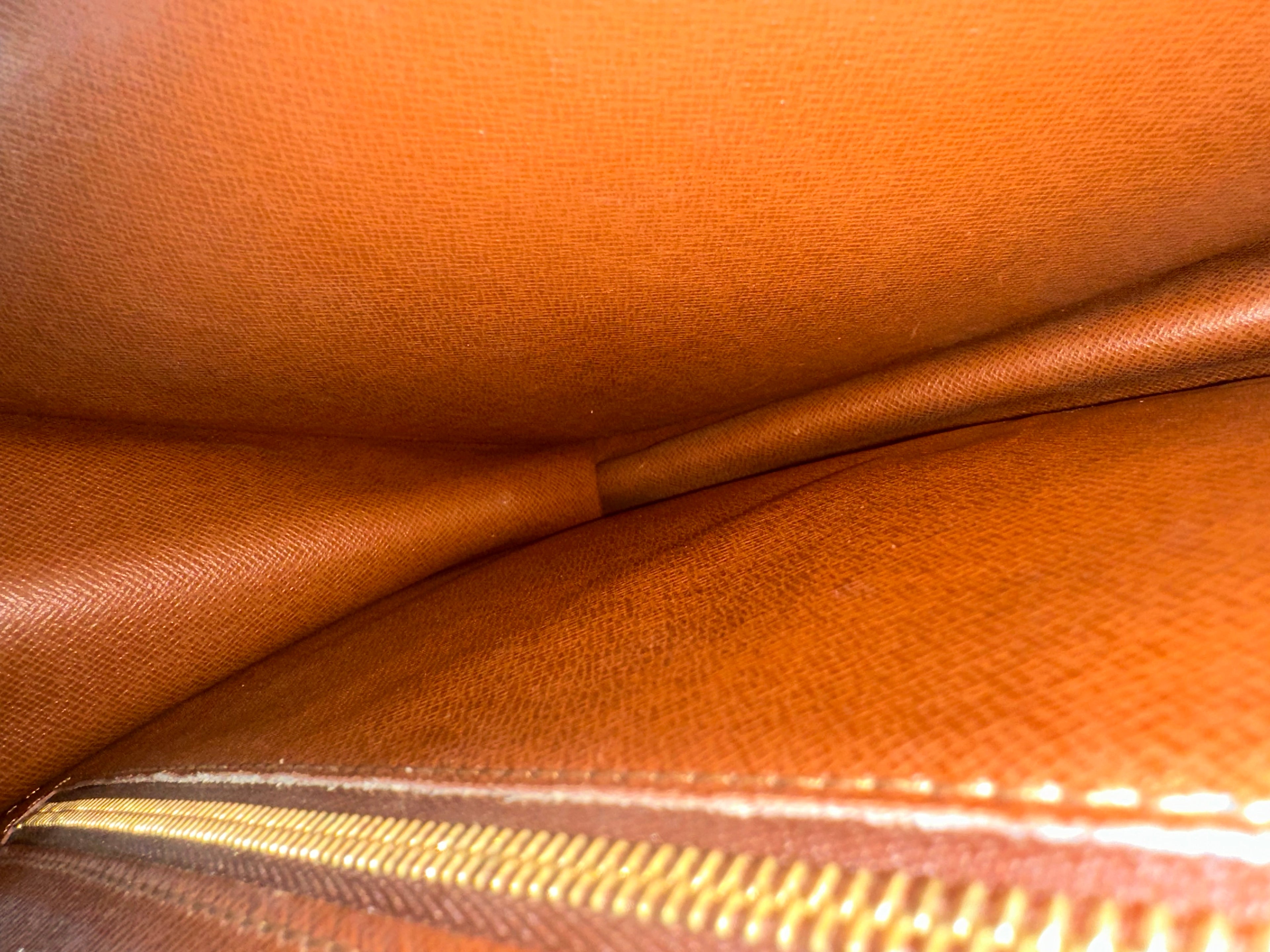 Louis Vuitton Monceau 28