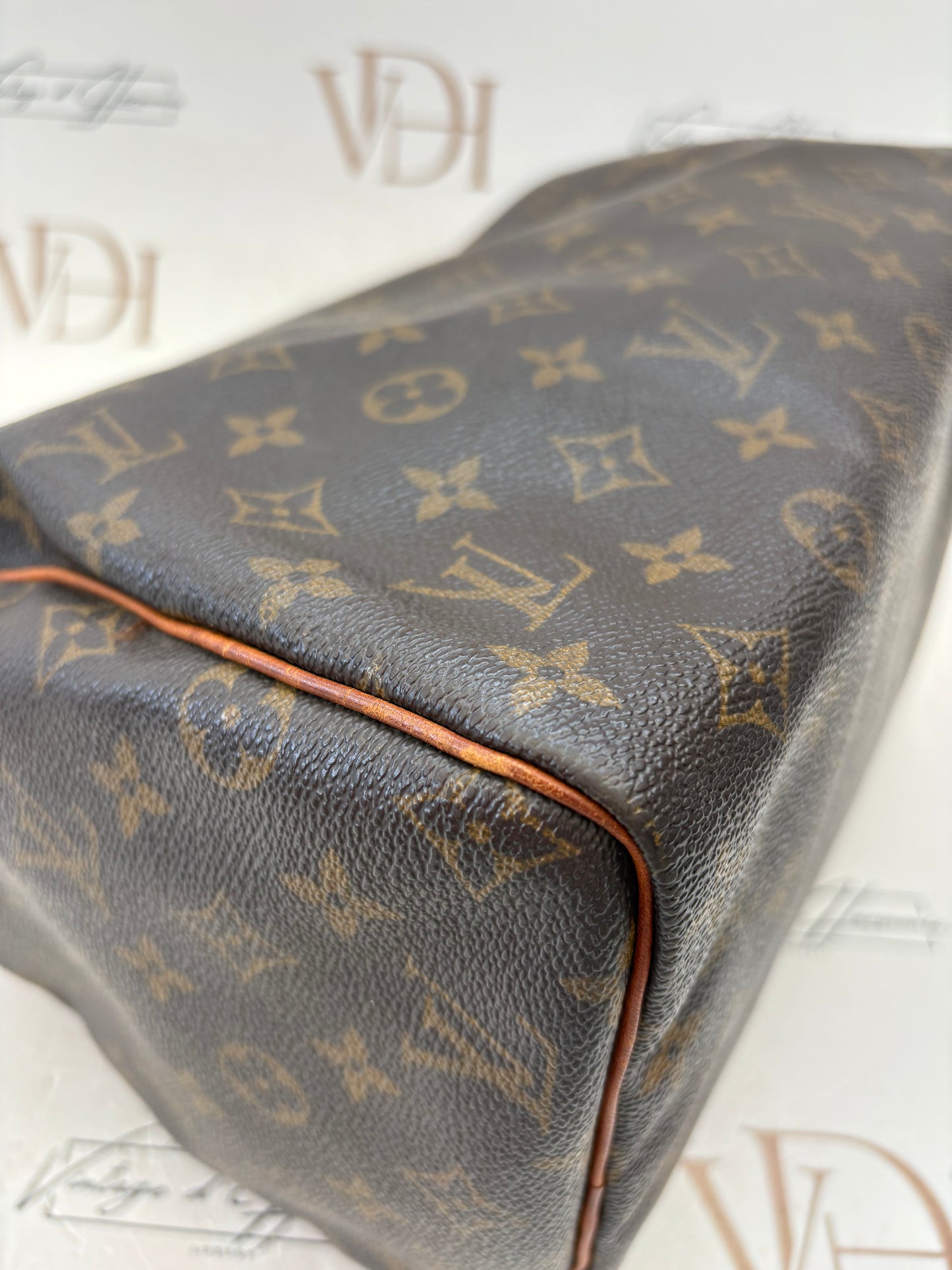 018149 - Louis Vuitton Speedy 30