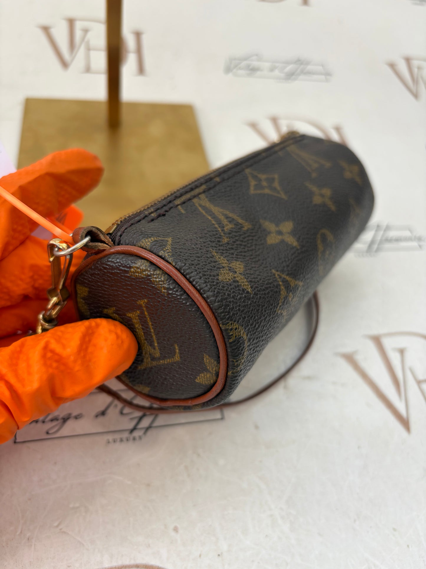383985 - Louis Vuitton Papillon Pouch
