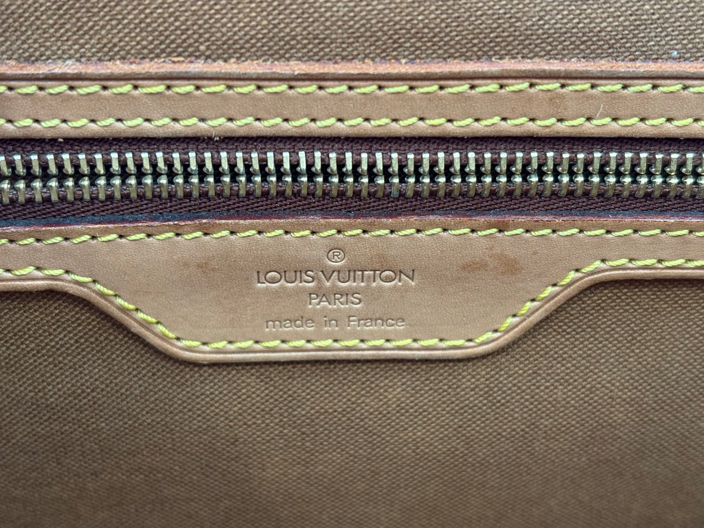 018720 - Louis Vuitton Gibeciere GM