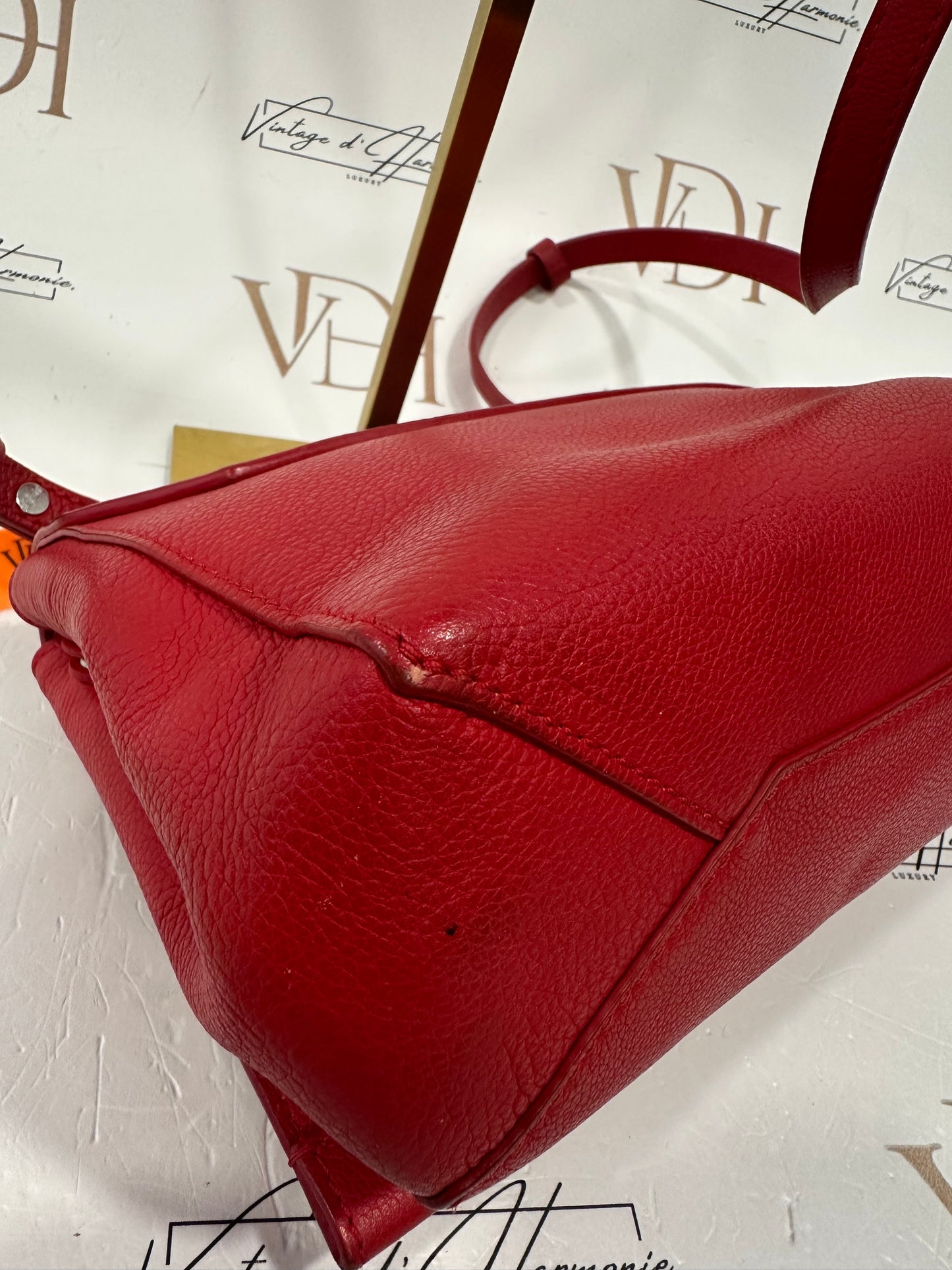102440 - Louis Vuitton Lockme BB