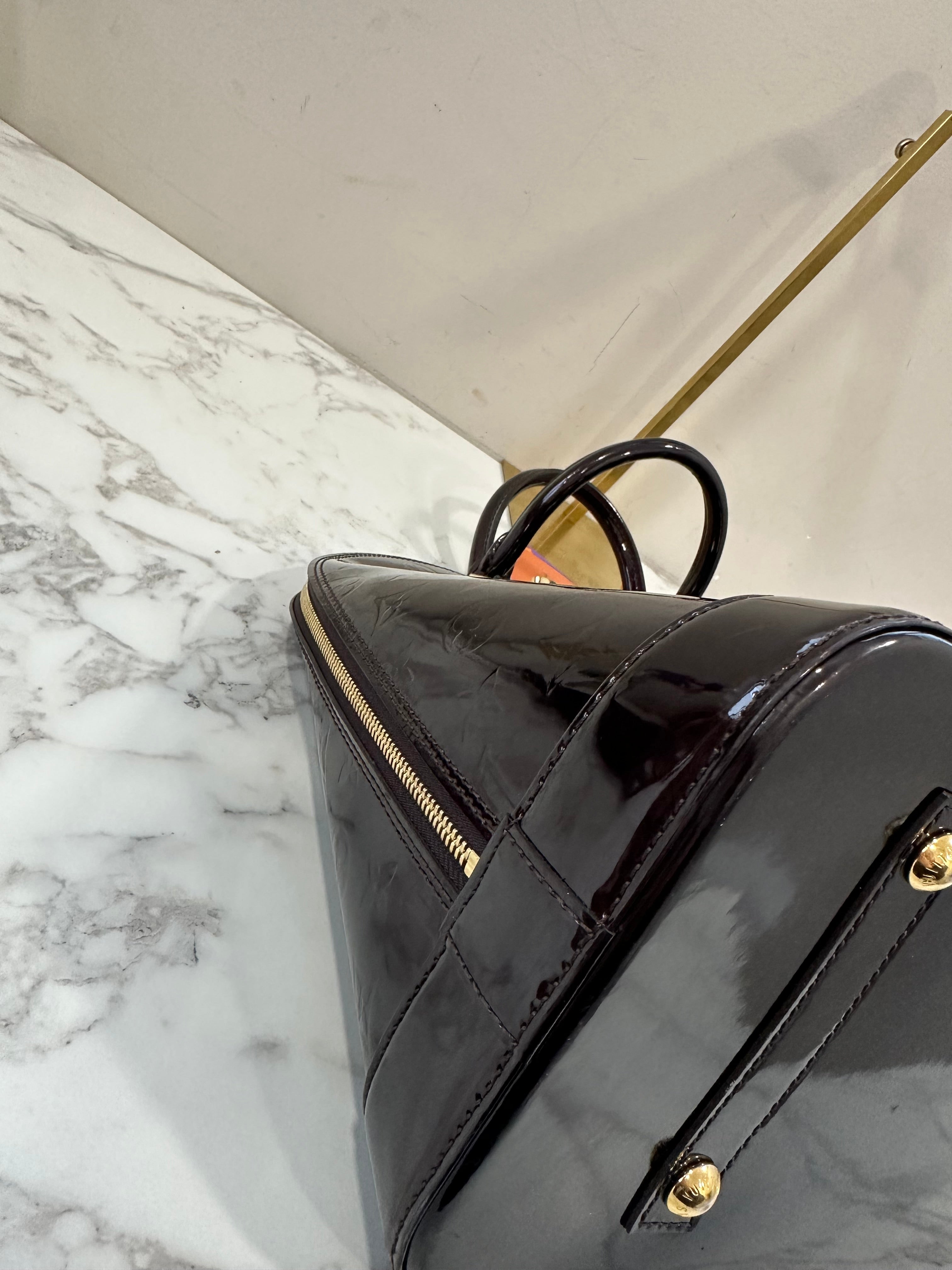 Louis Vuitton Alma Vernis Black