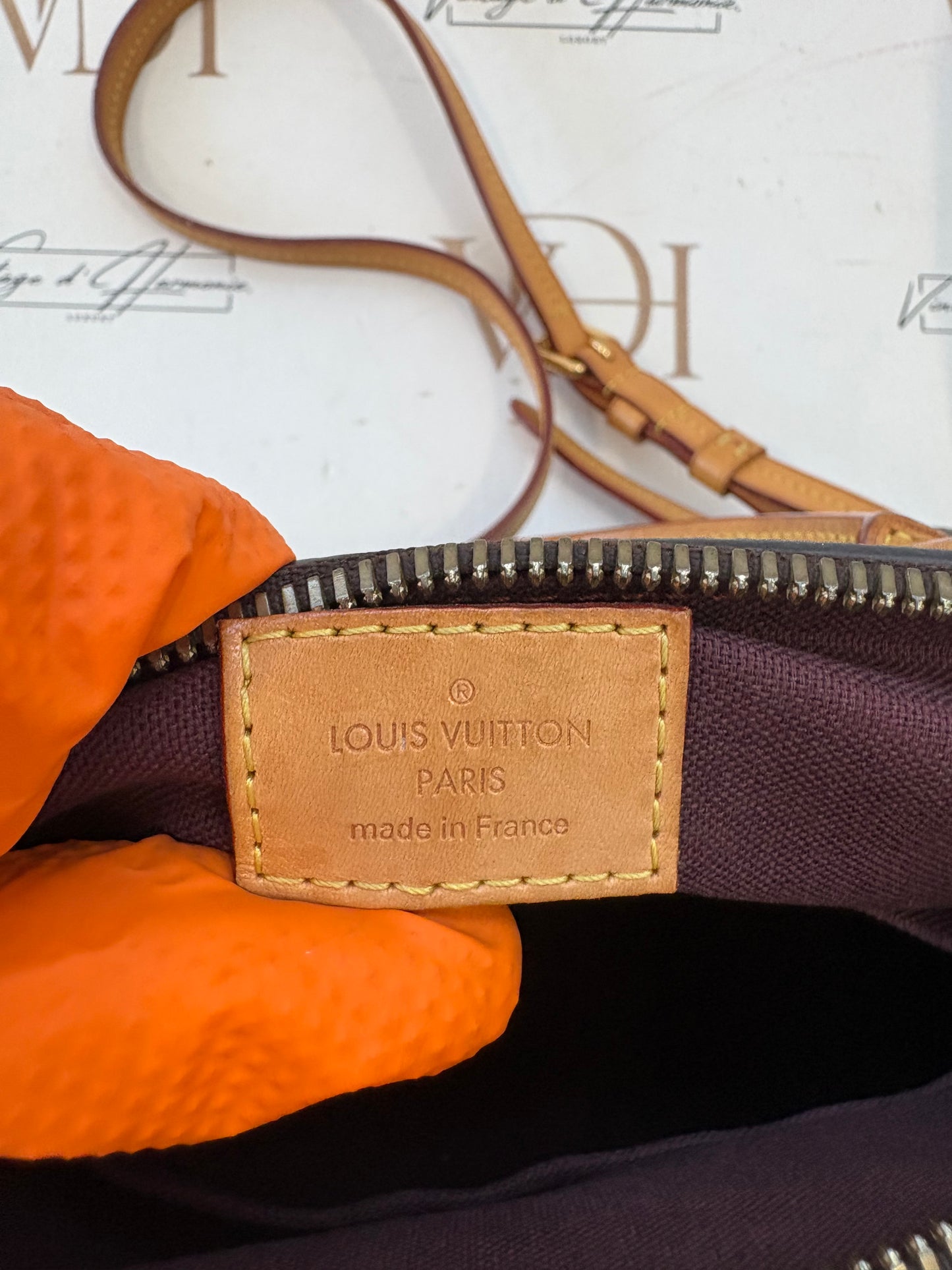 384102 - Louis Vuitton Turenne