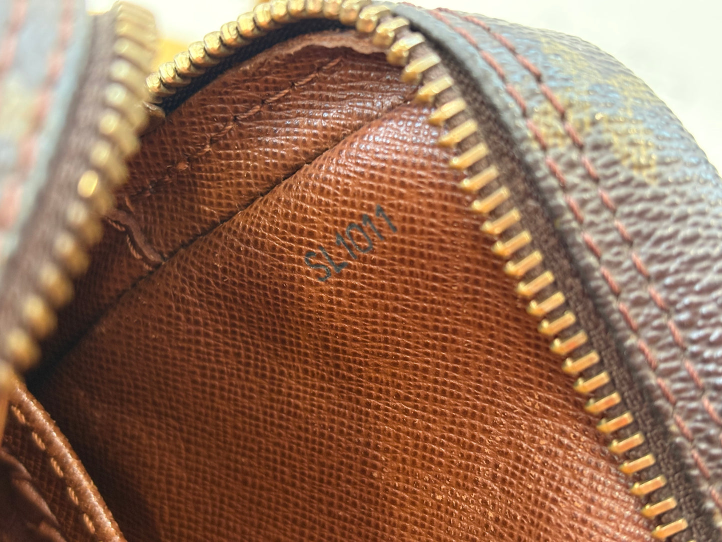 018762 - Louis Vuitton Danube