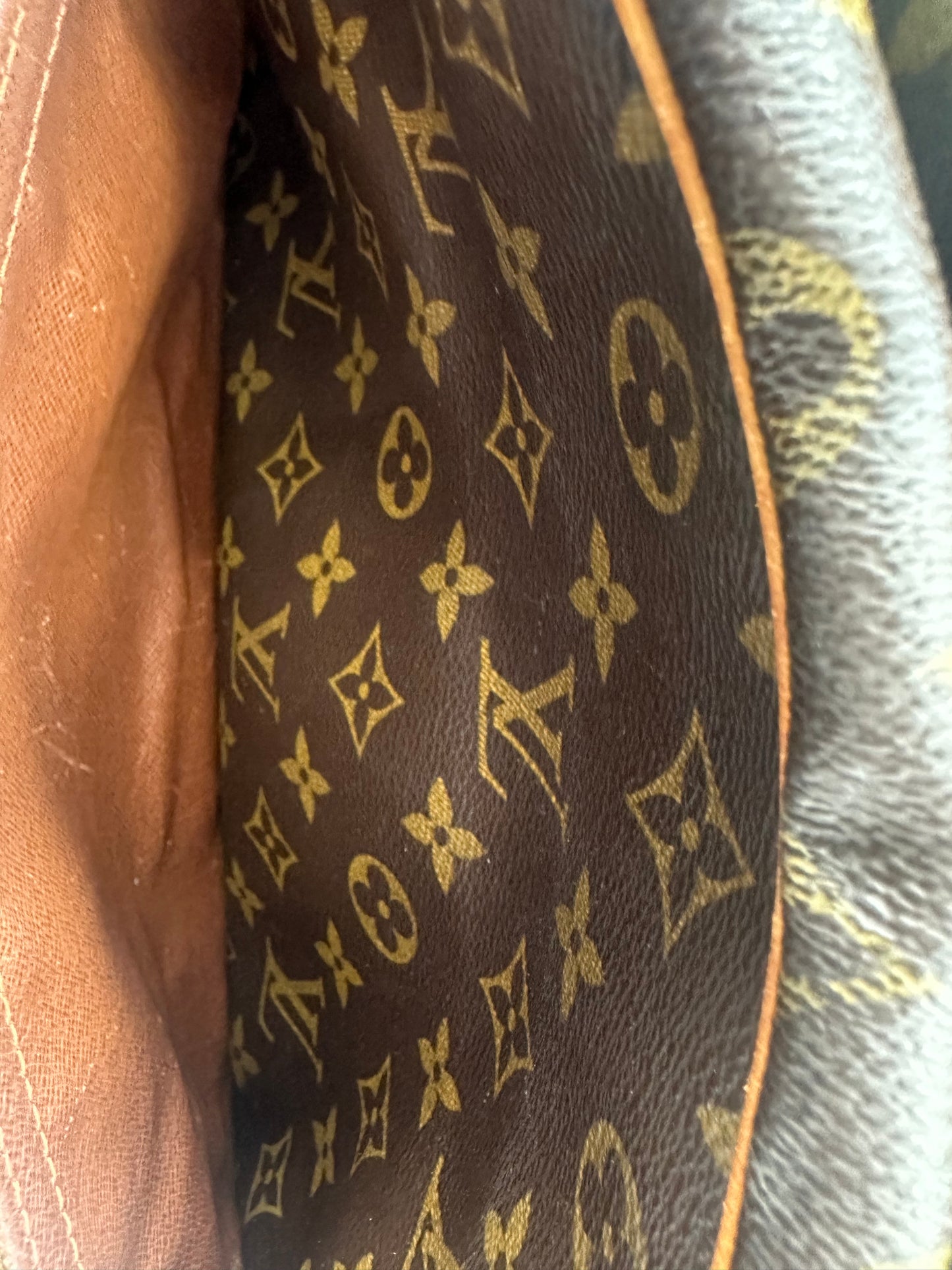 Louis Vuitton Trocadero 27