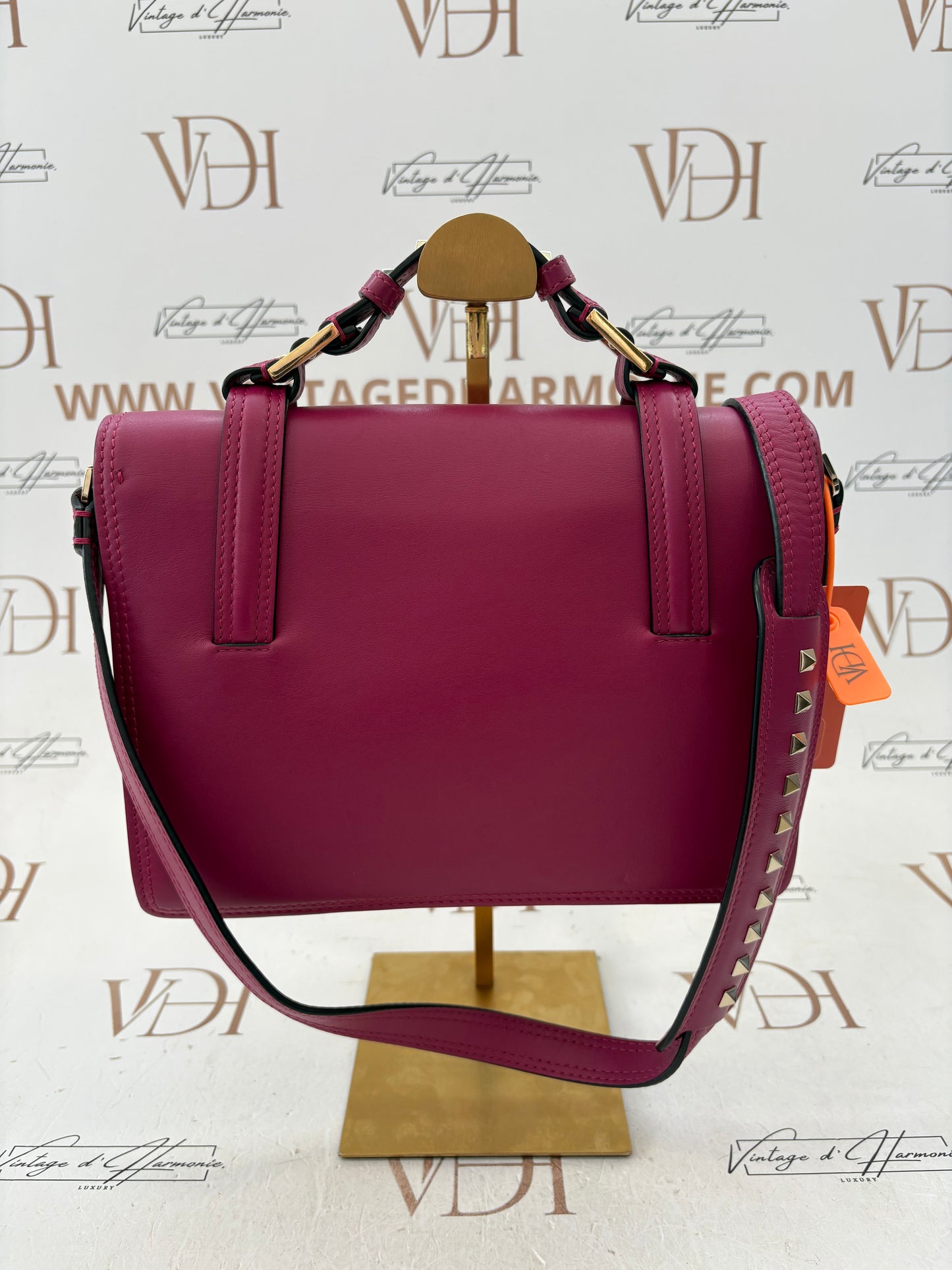 201240 - Valentino