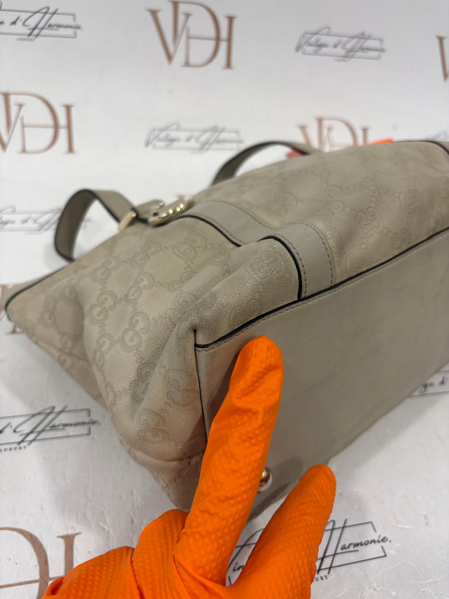 383666 - Gucci Abbey