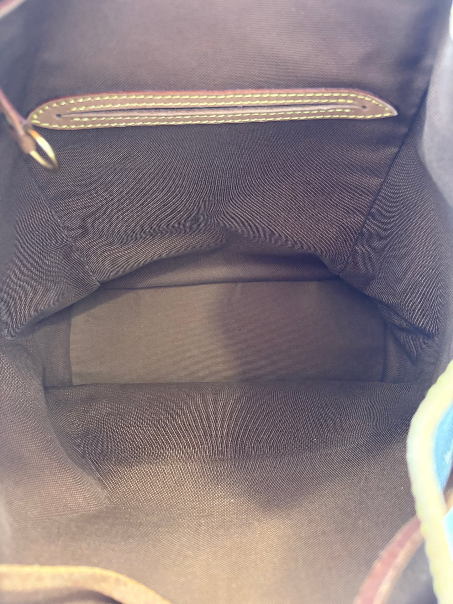 017177 - Louis Vuitton Montsouris MM