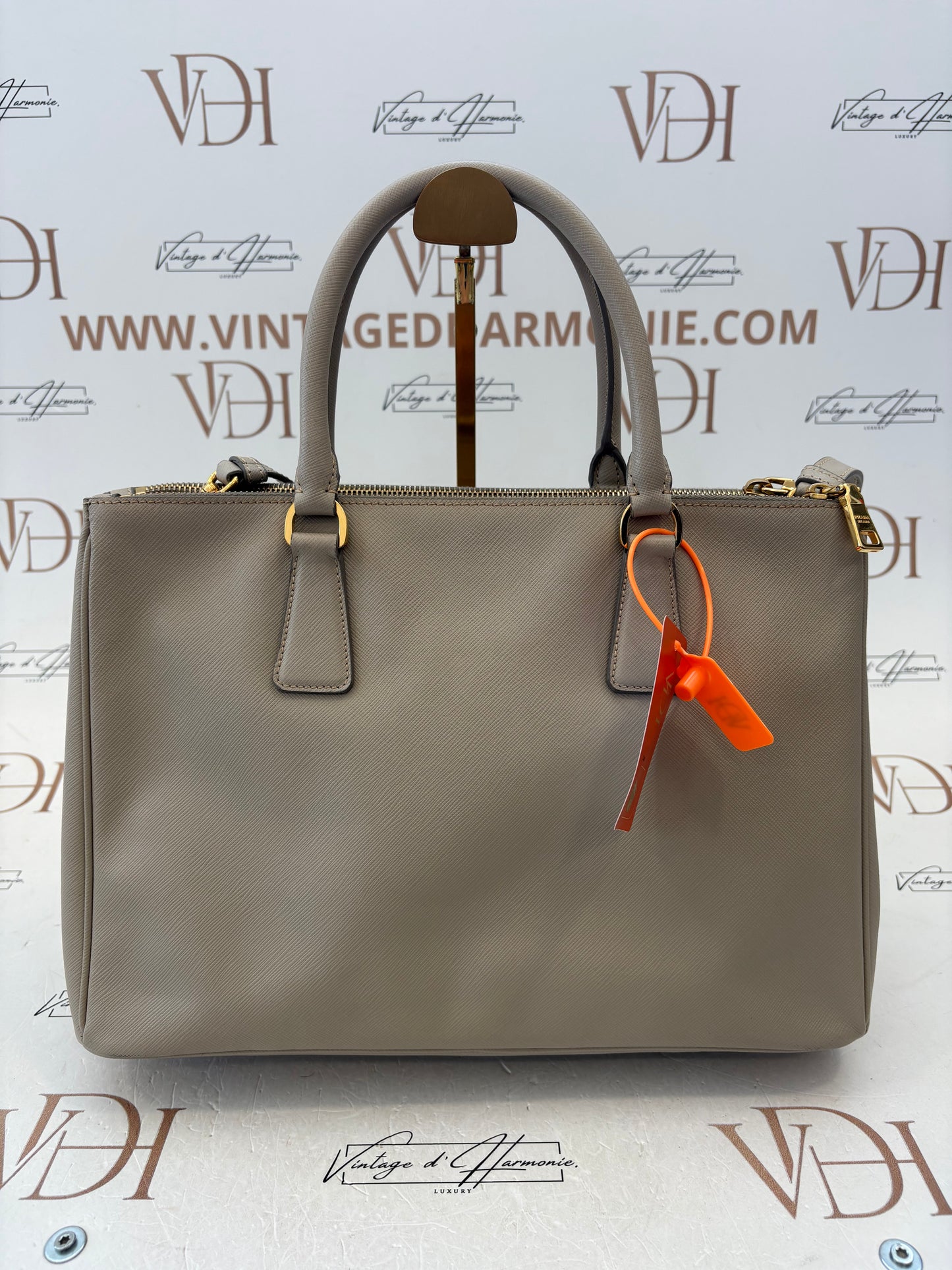 383898 - Prada Galleria Grey