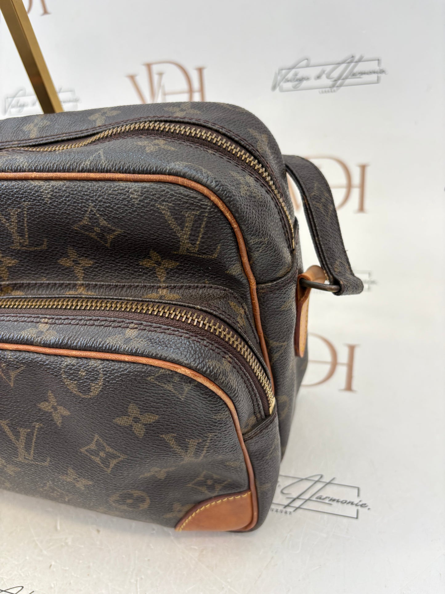 018197 - Louis Vuitton Nile