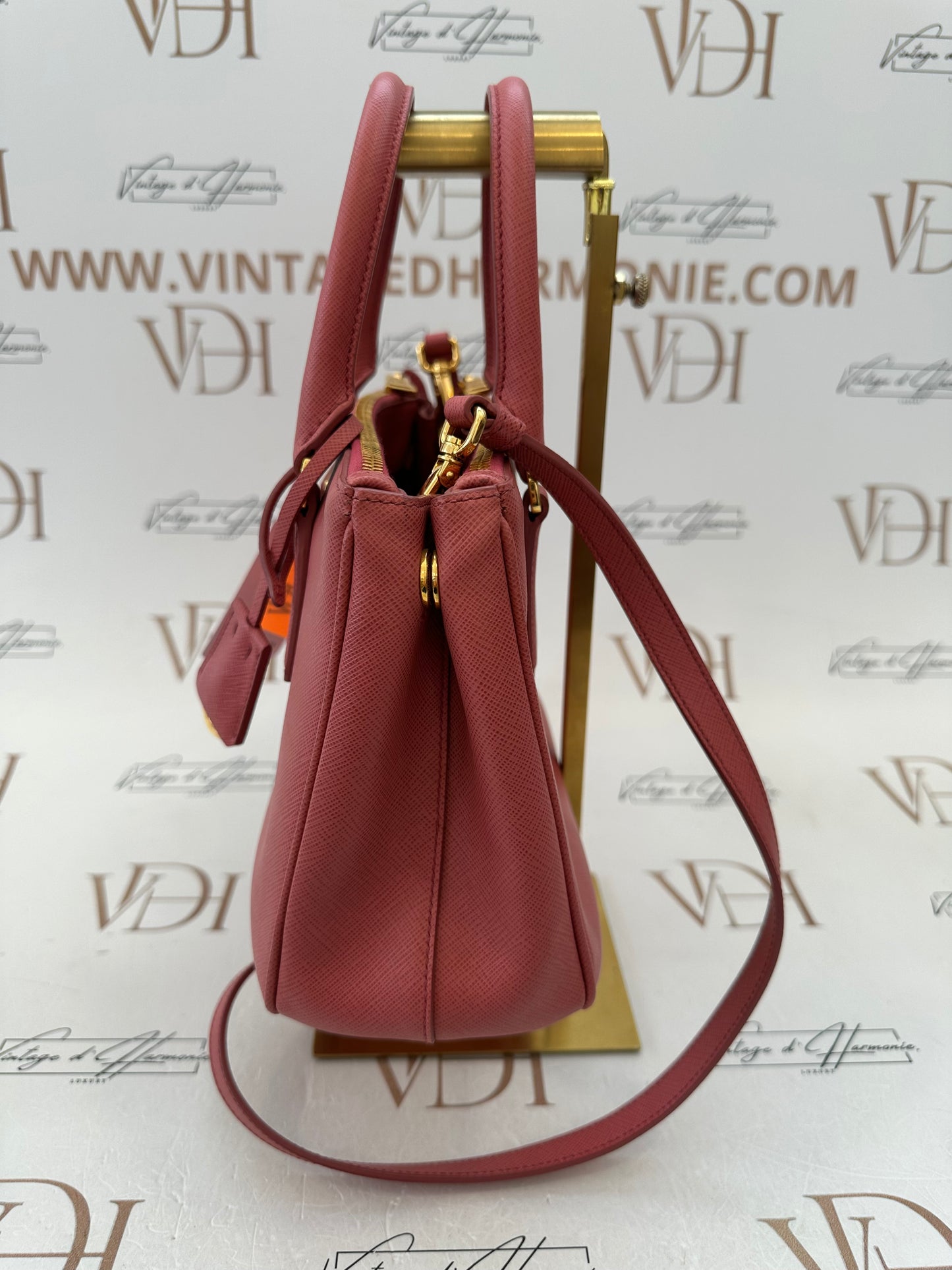 382950 - Prada Galleria