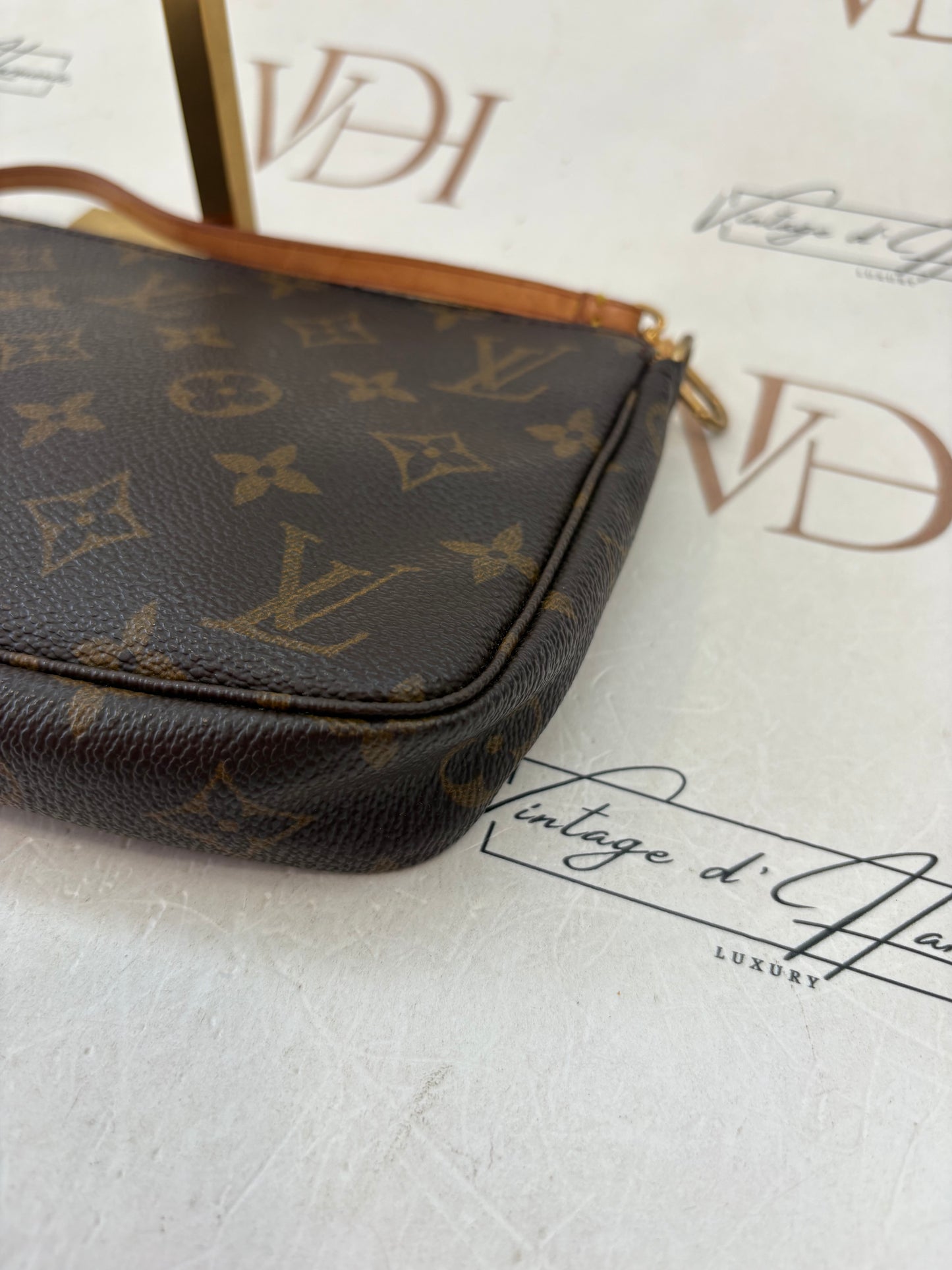018913 - Louis Vuitton Pochette Accessoires