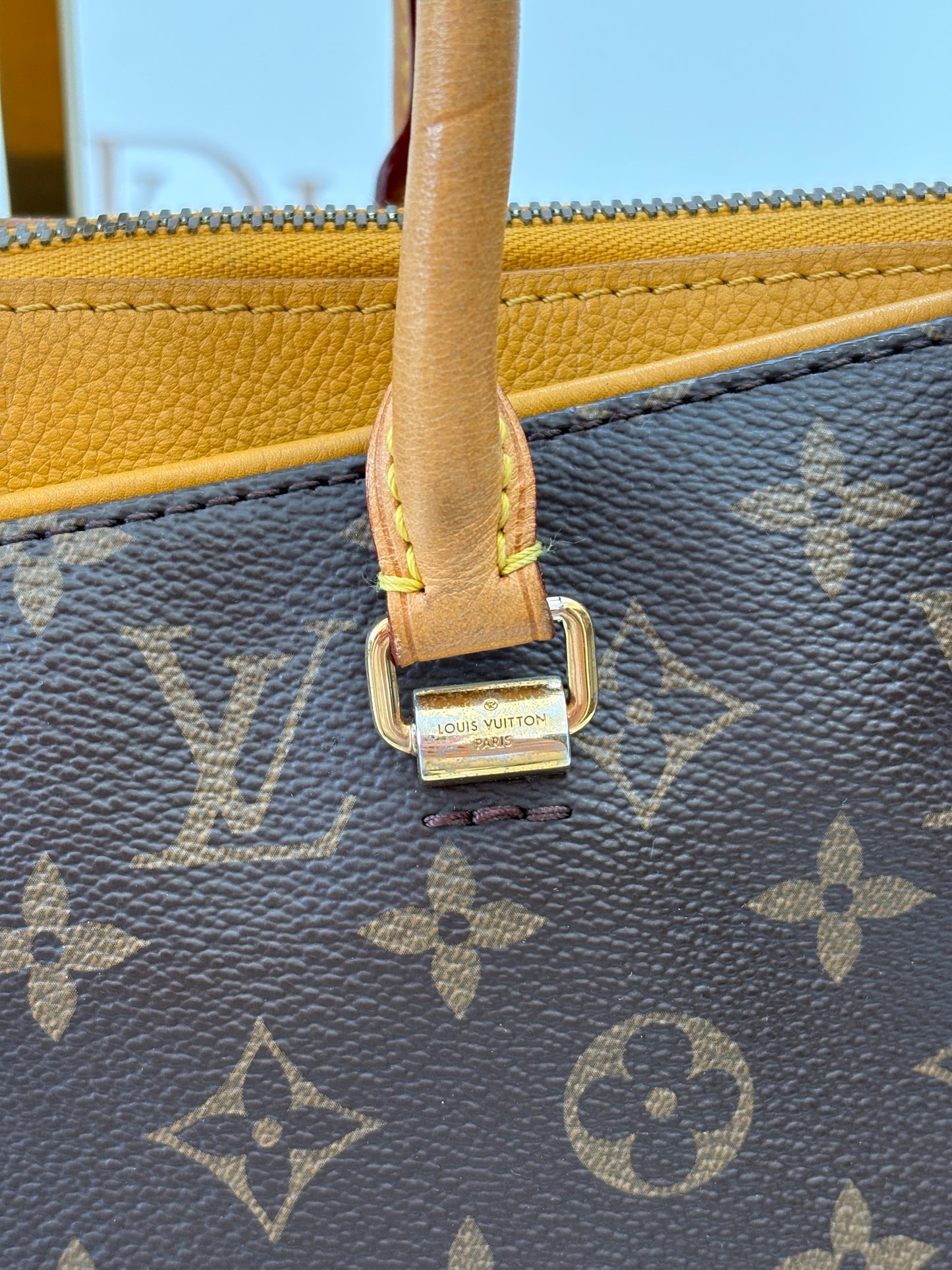 384141 - Louis Vuitton Pallas