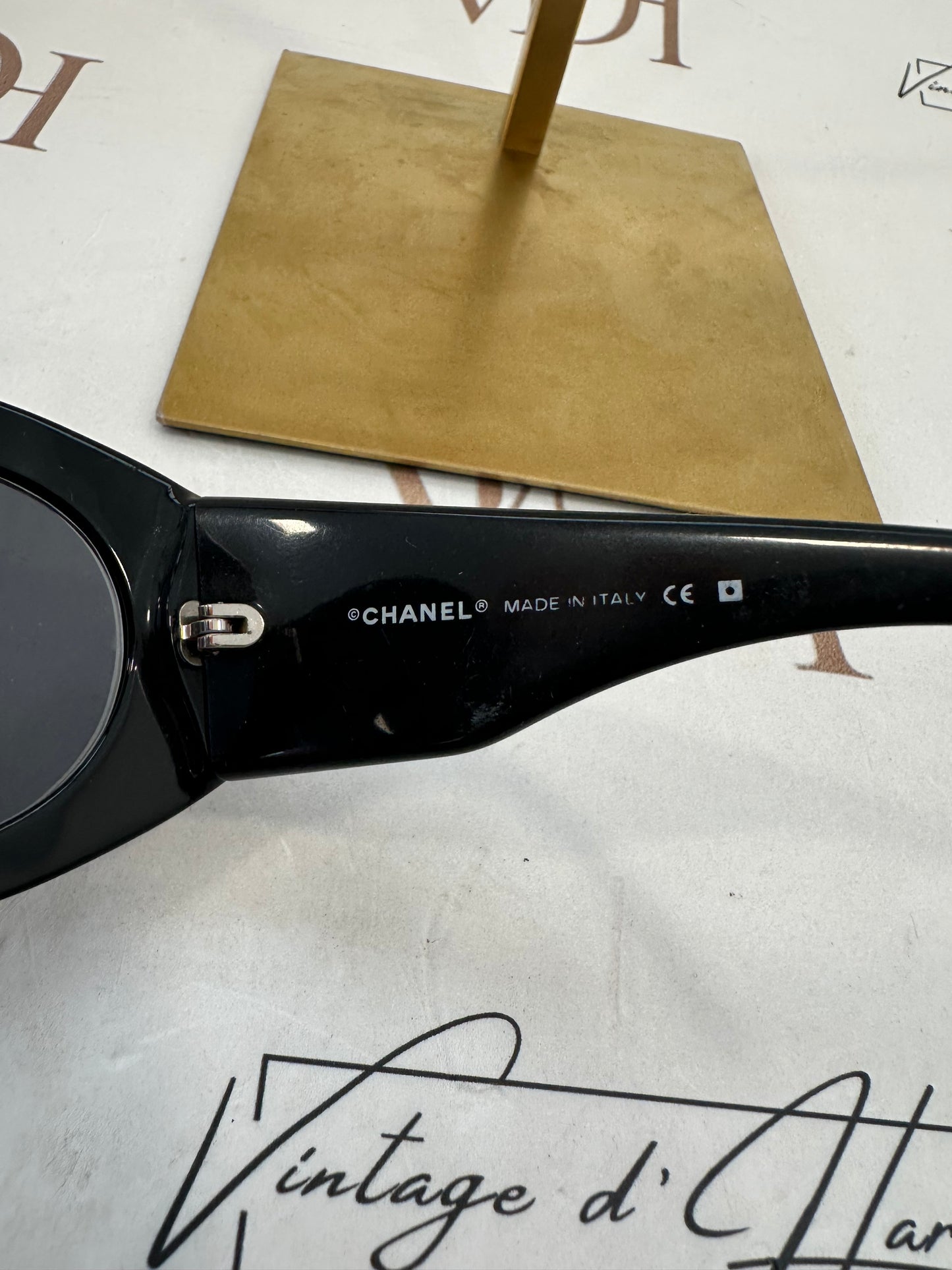 016822 - Chanel Sunglasses