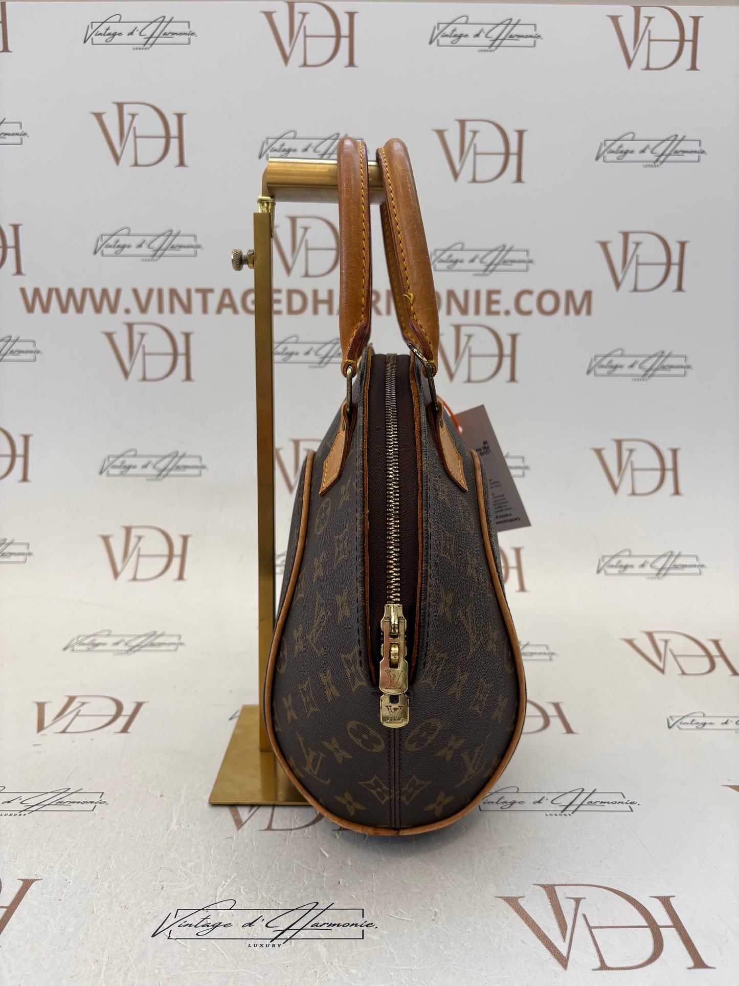 018054 - Louis Vuitton Ellipse