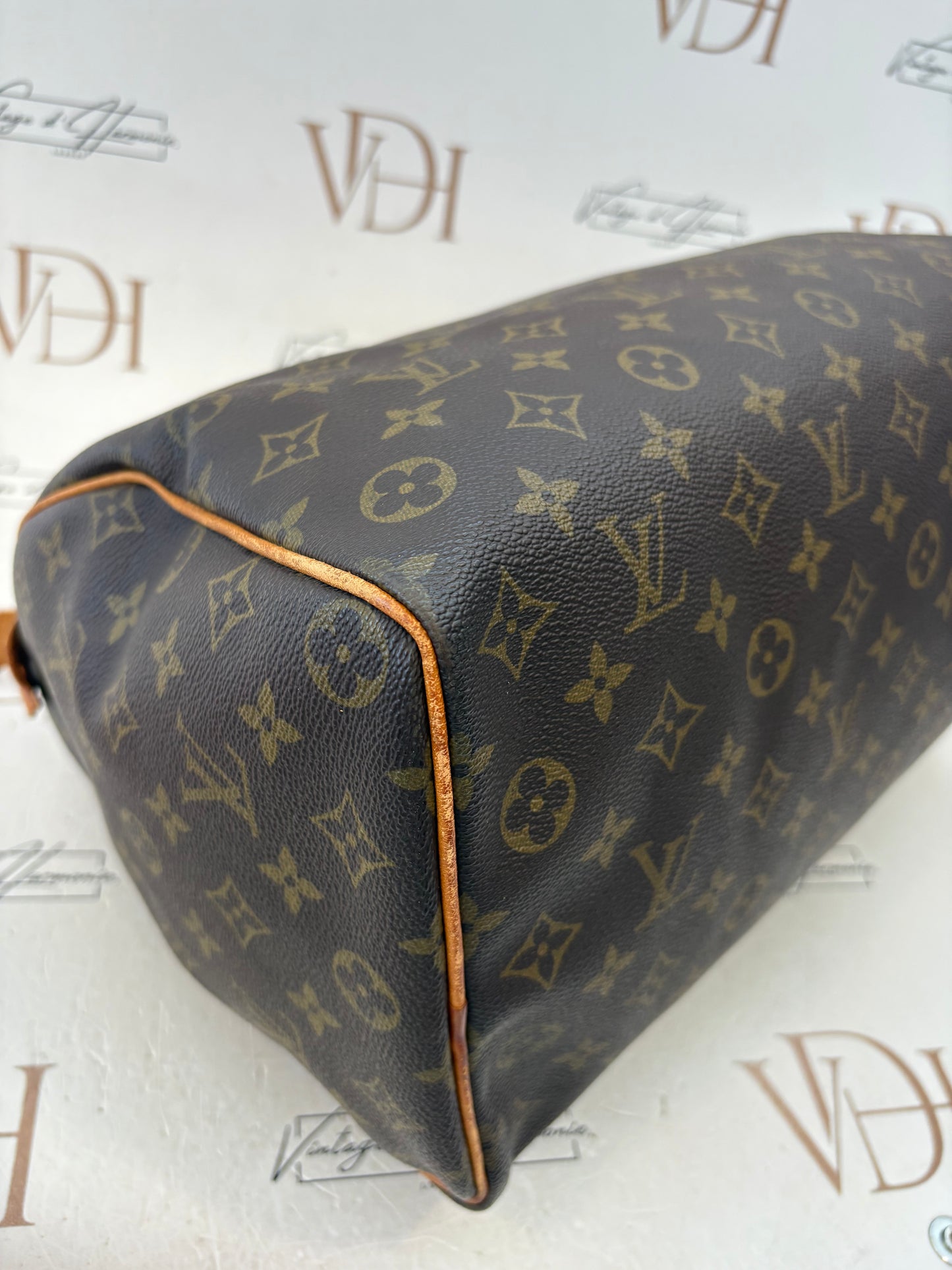 018545 - Louis Vuitton Speedy 35