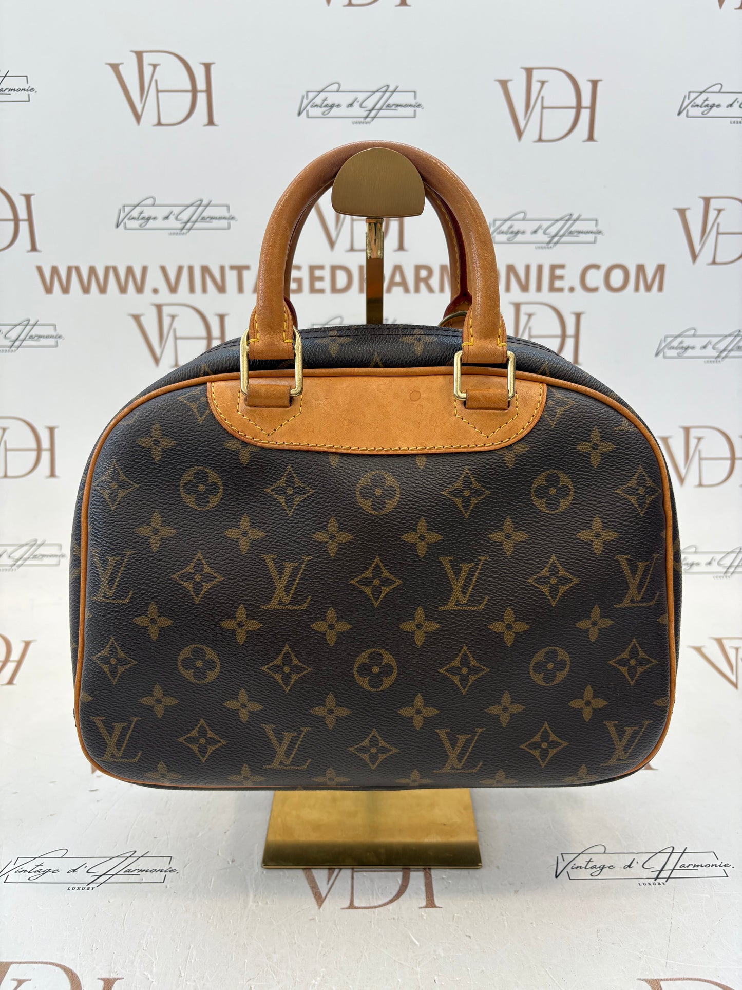018187 - Louis Vuitton Trouville