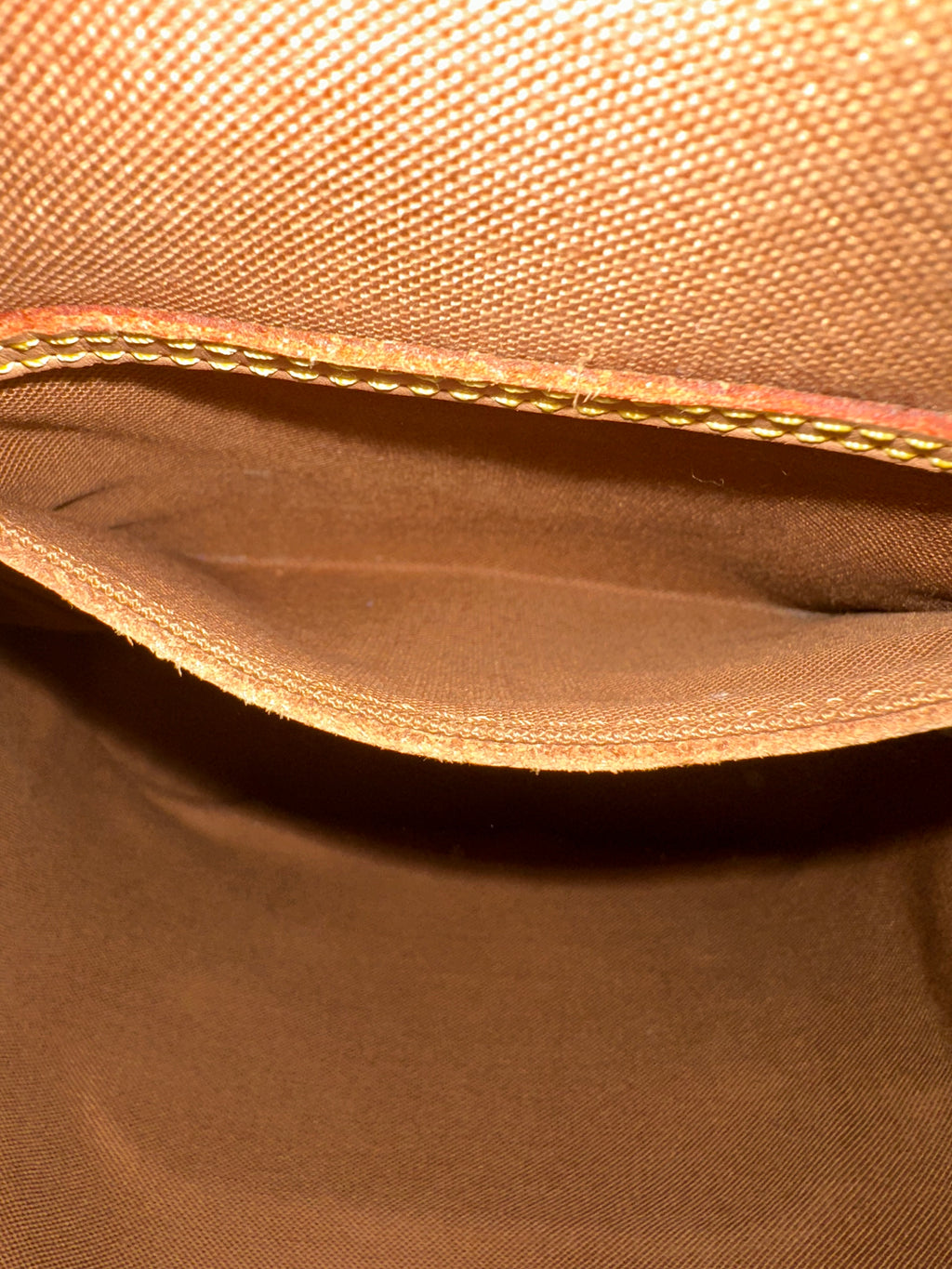 Louis Vuitton Montsouris MM