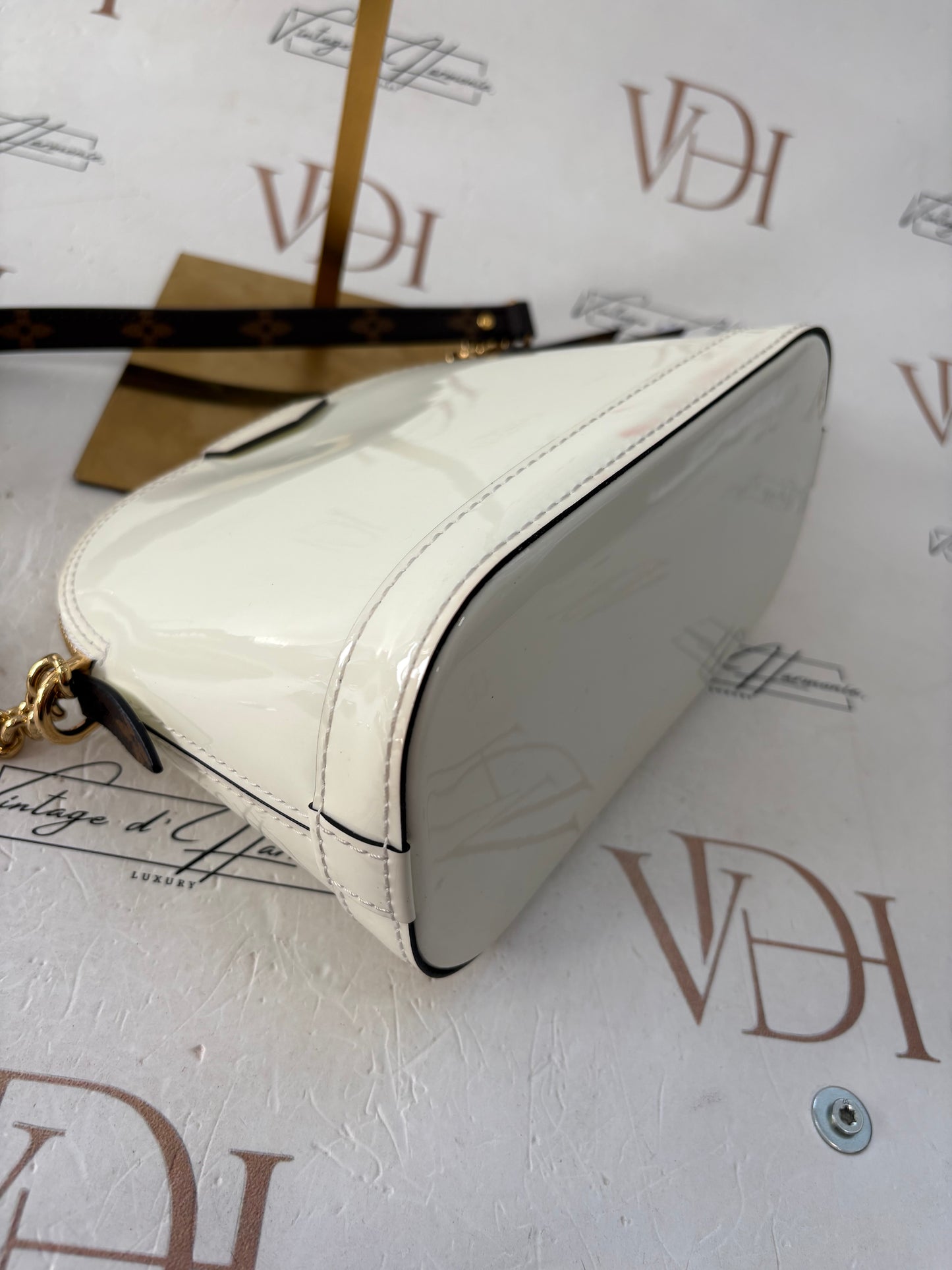 384014 - Louis Vuitton Alma BB