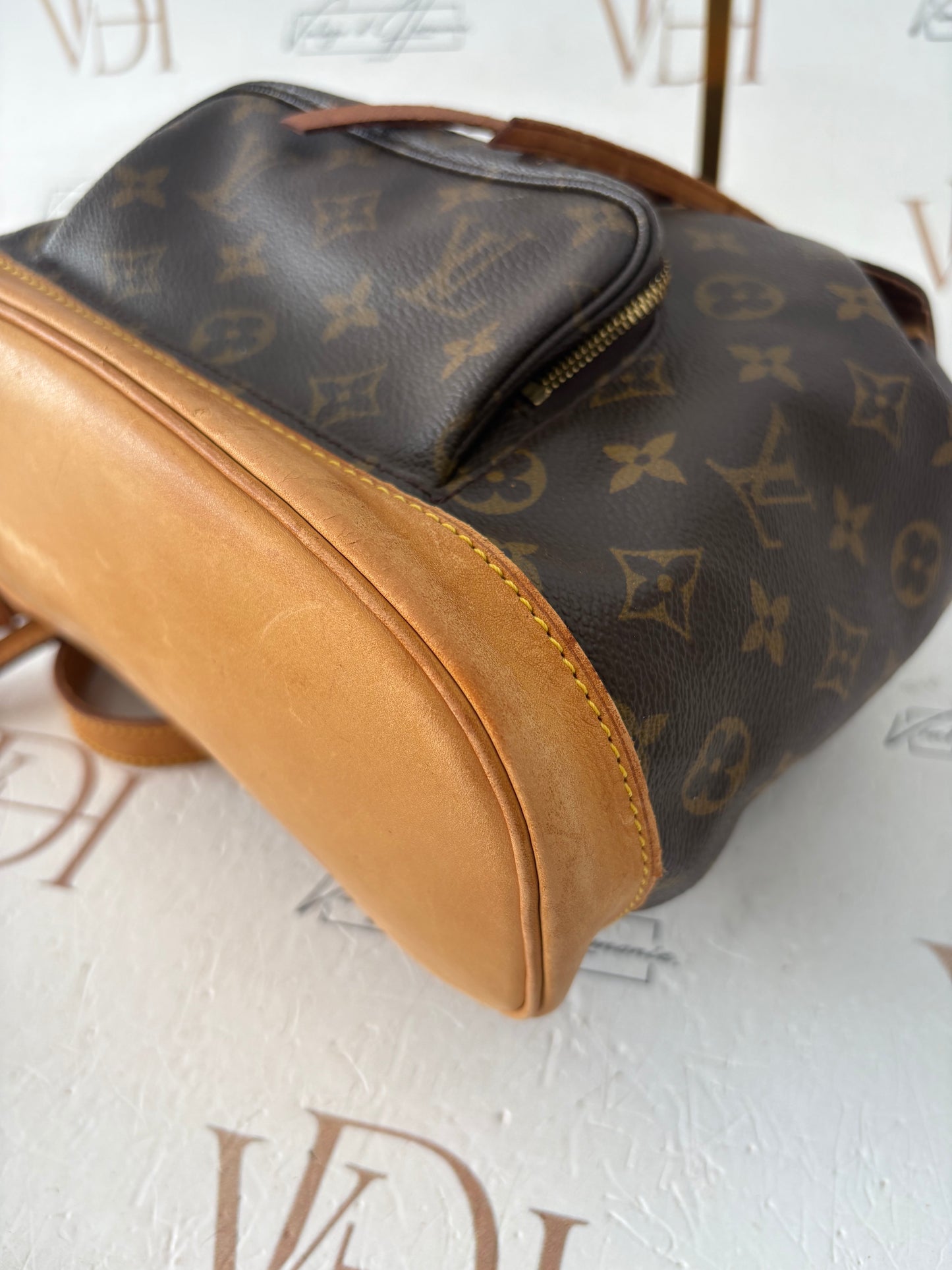 017173 - Louis Vuitton Montsouris MM