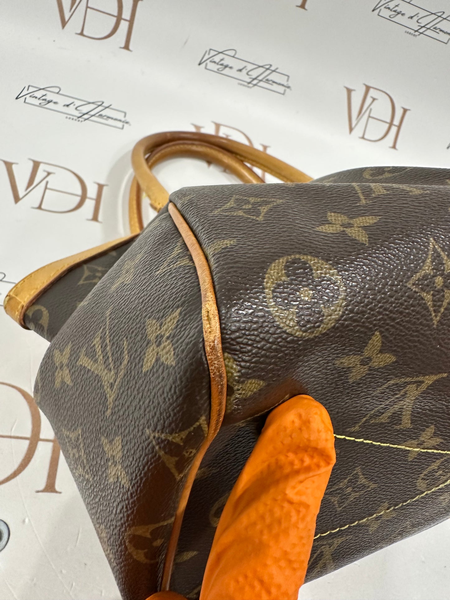 017980 - Louis Vuitton Tivoli PM
