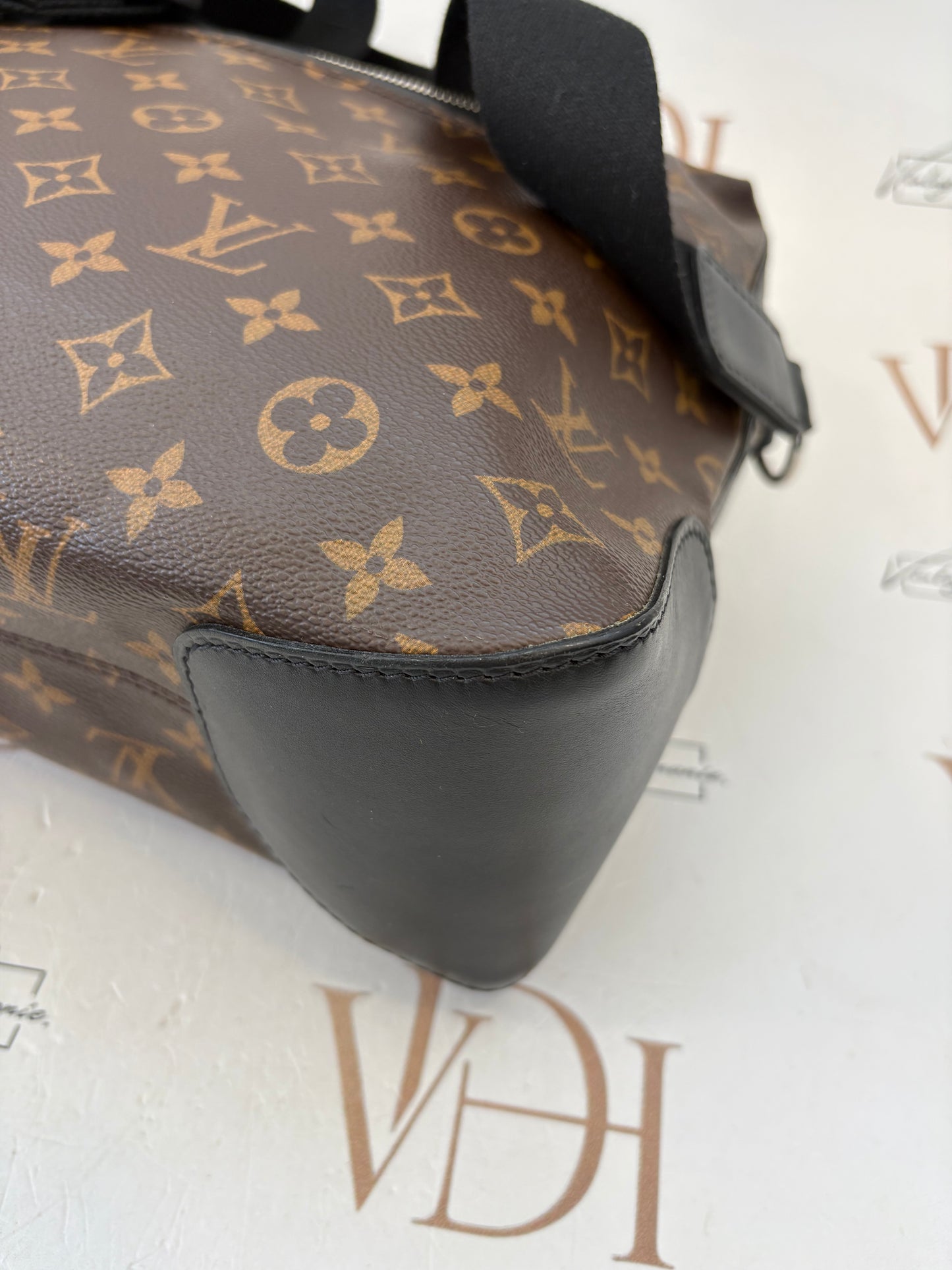 018877 - Louis Vuitton Torres Macassar