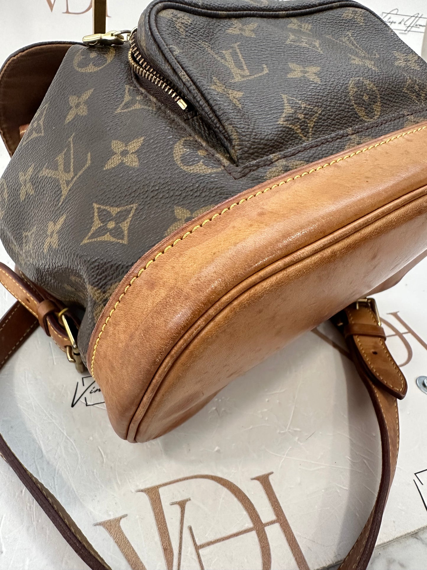 017812 - Louis Vuitton Montsouris MM