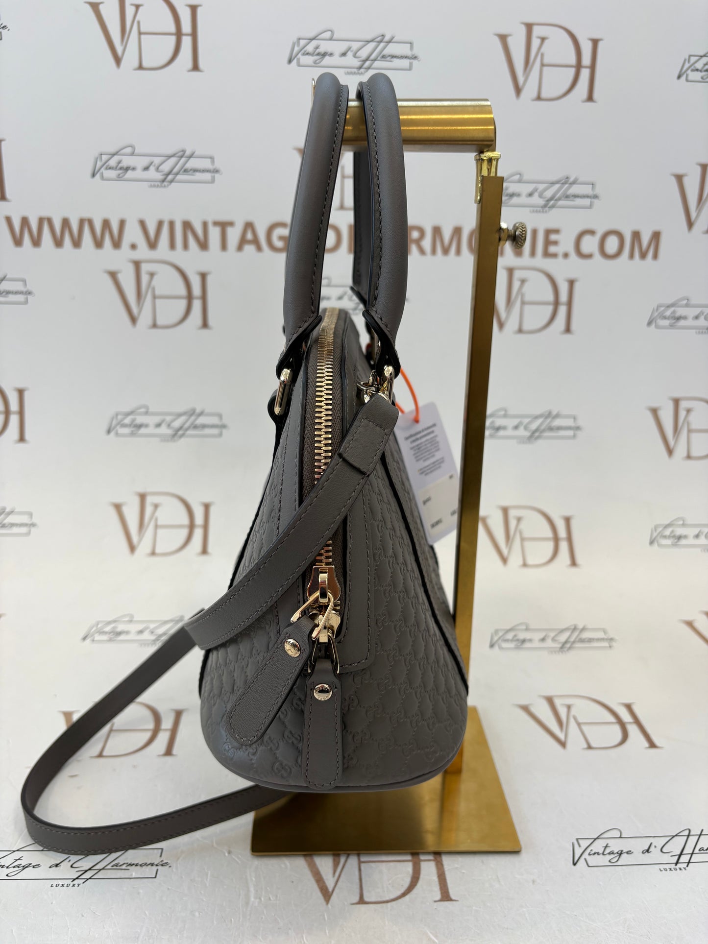 383892 - Gucci Grey