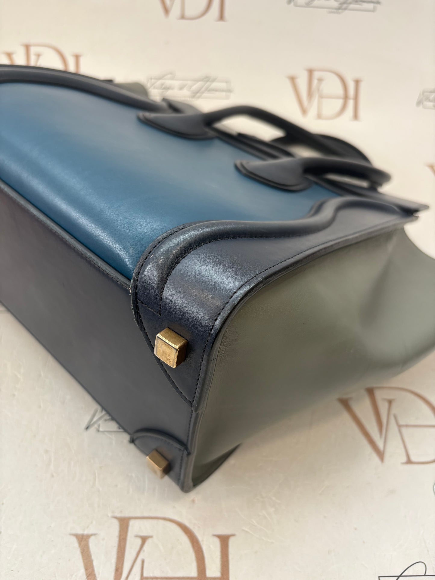 384193 - Céline Luggage