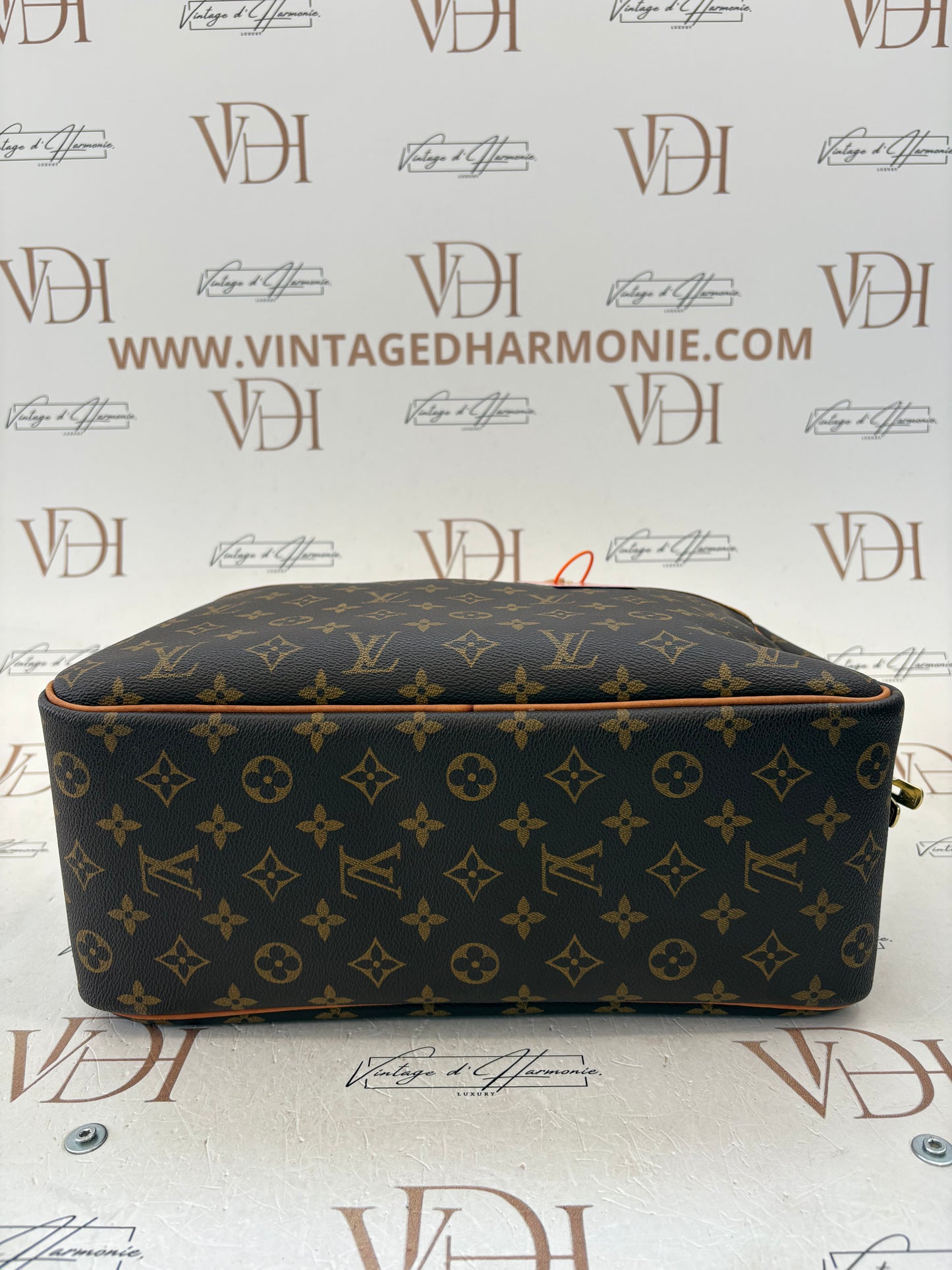 018379 - Louis Vuitton Deauville