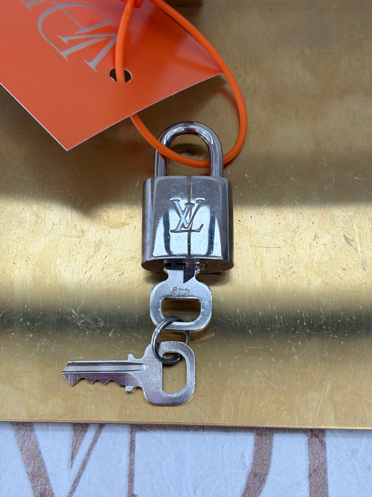018674 - Louis Vuitton Lucchetto
