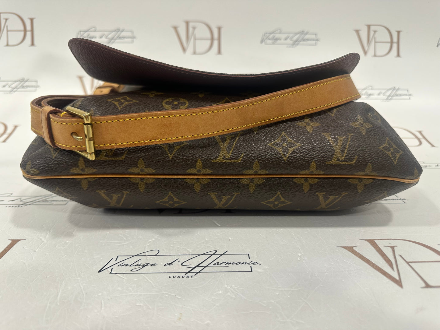 017796 - Louis Vuitton Musette