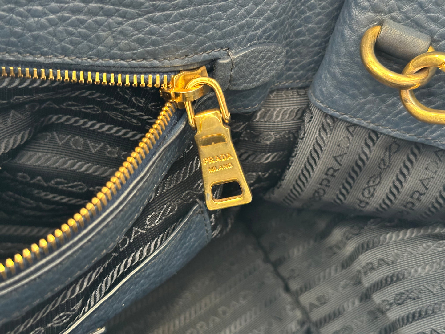 383518 - Prada Blue