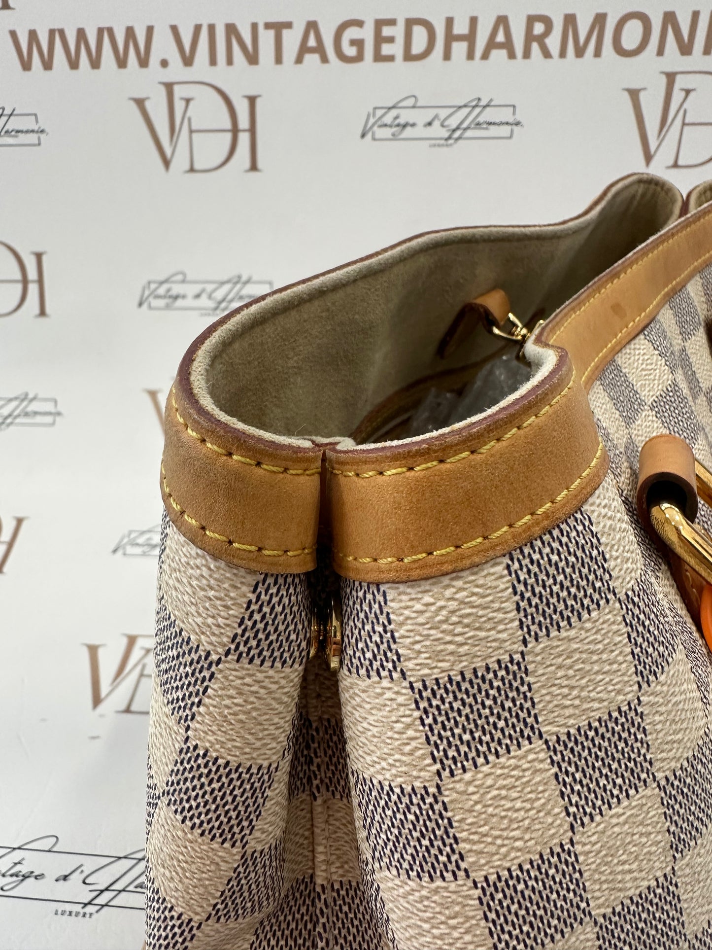 017921 - Louis Vuitton Azur Hampstead PM