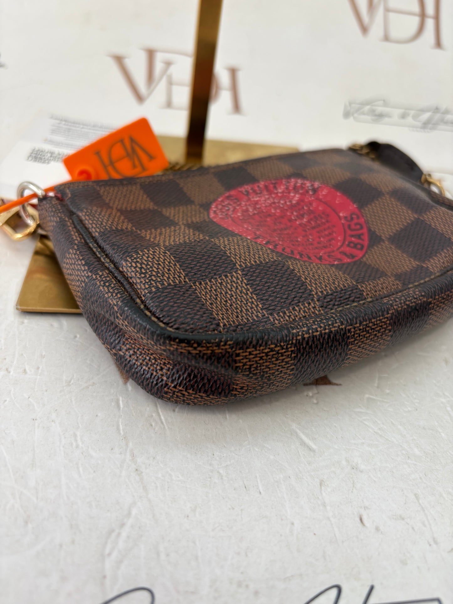 018752 - Louis Vuitton Mini Pochette Accessoires