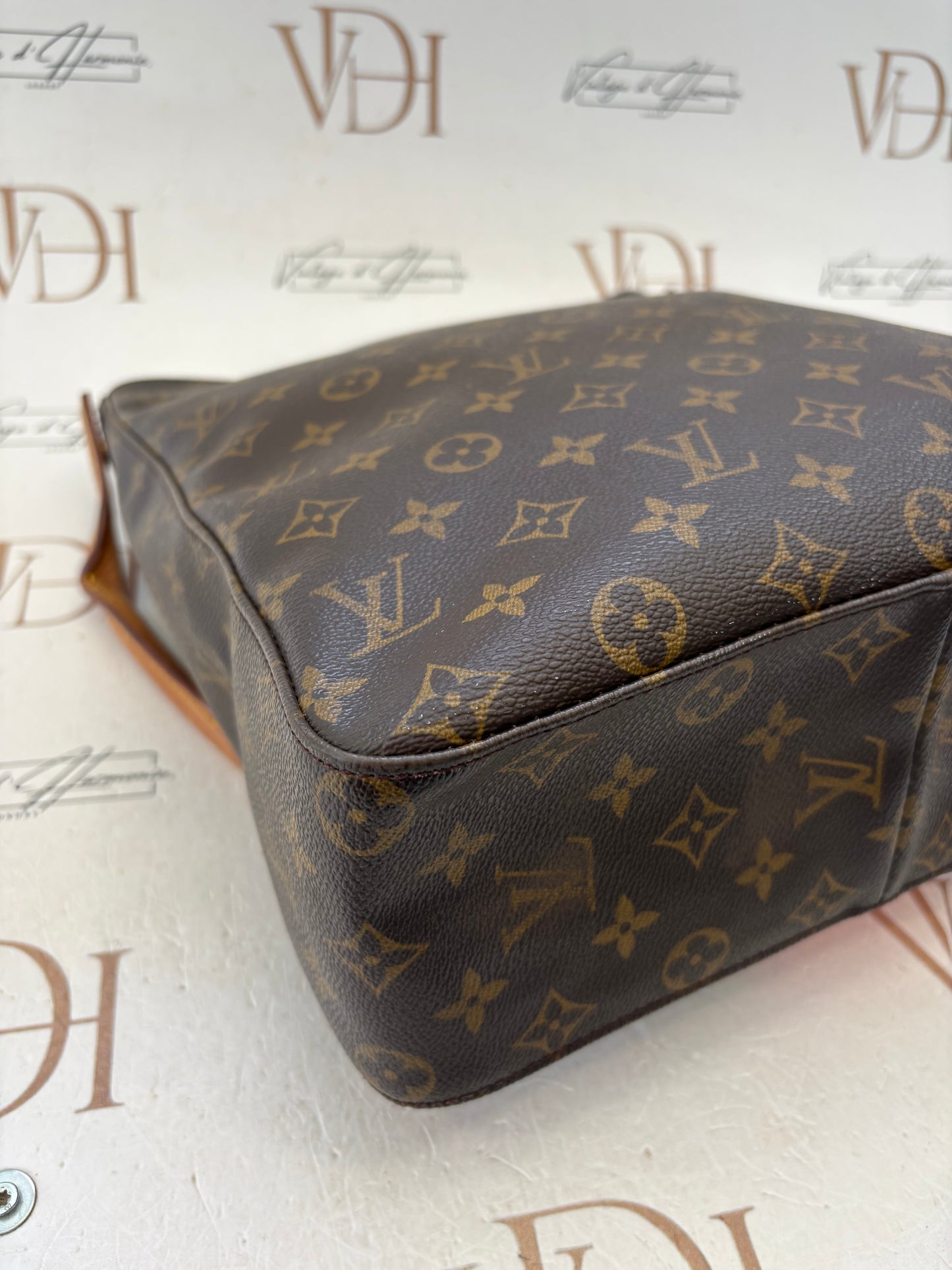 017150 - Louis Vuitton Looping GM
